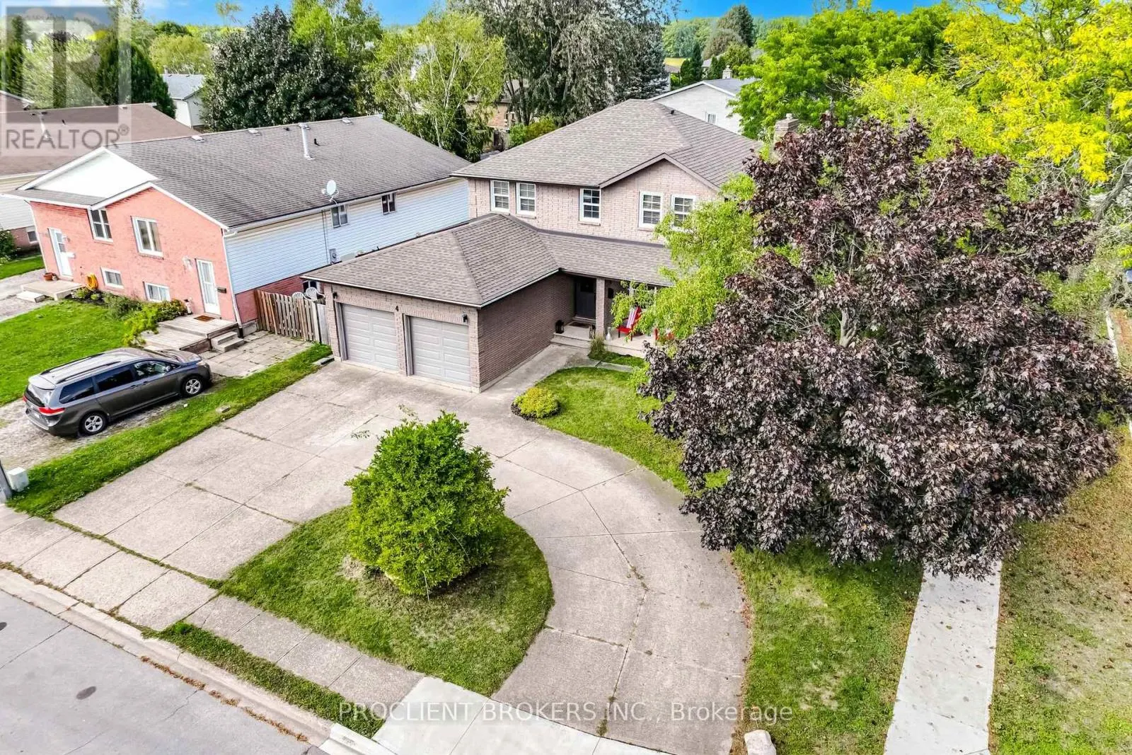 4 BRIARSDALE CRESCENT