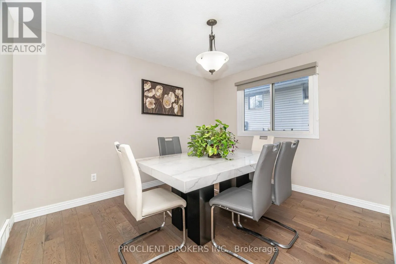 4 BRIARSDALE CRESCENT