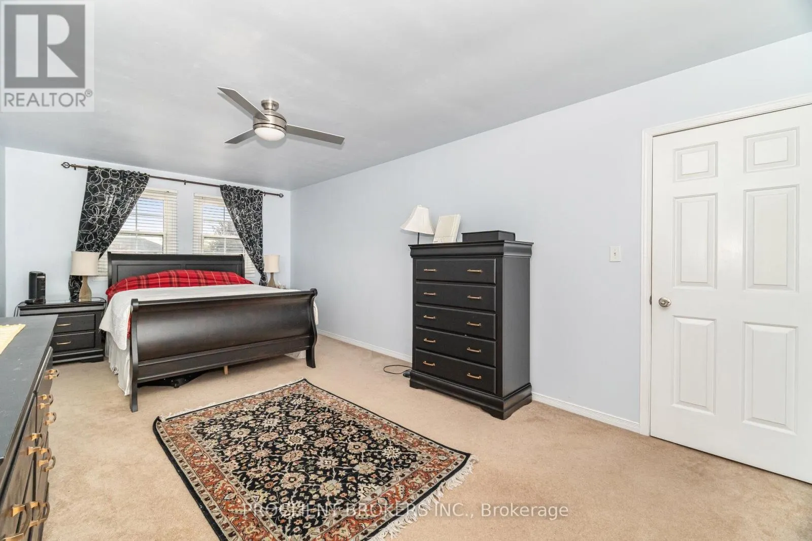 4 BRIARSDALE CRESCENT