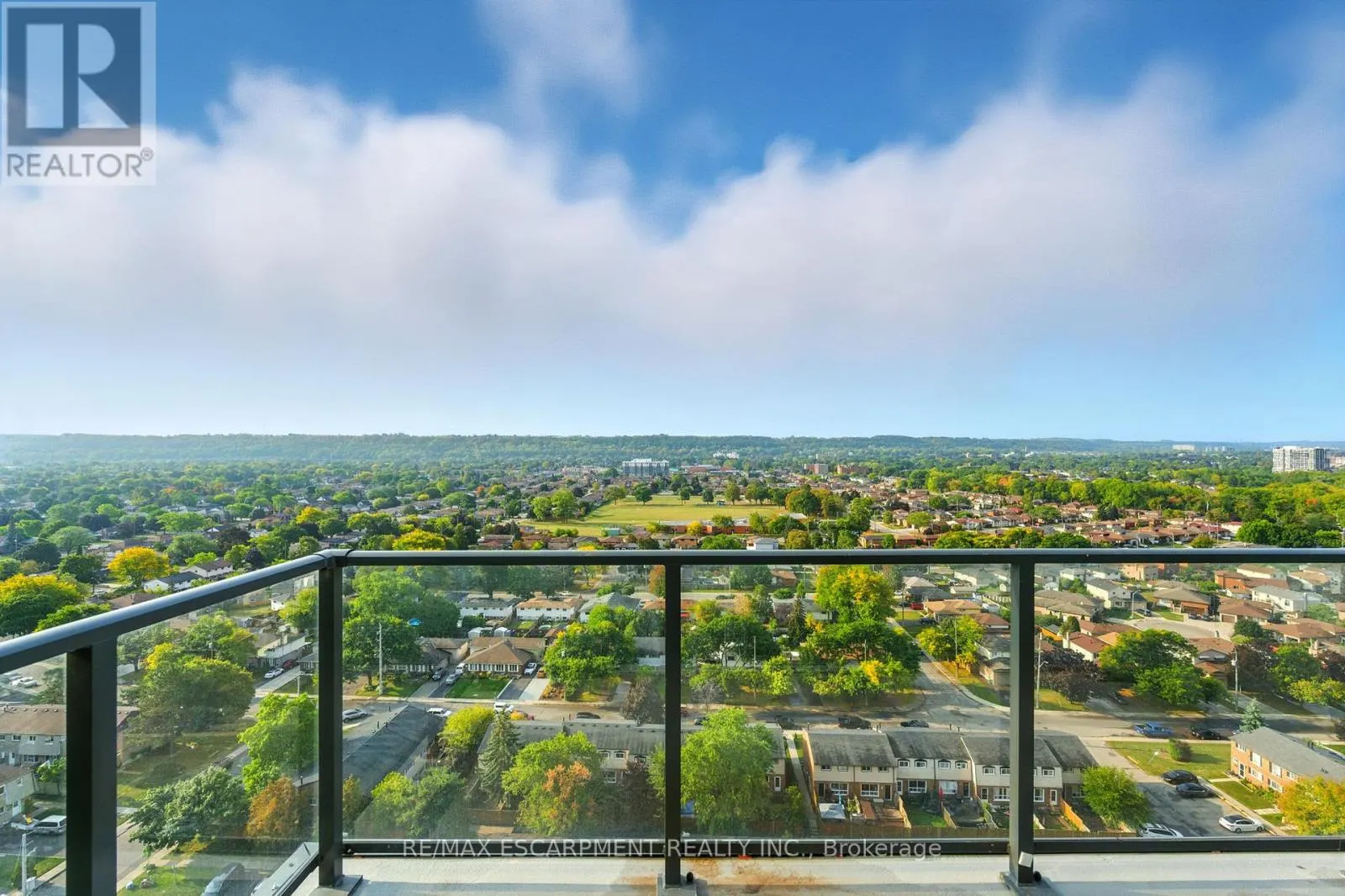 1605 - 2782 BARTON STREET E