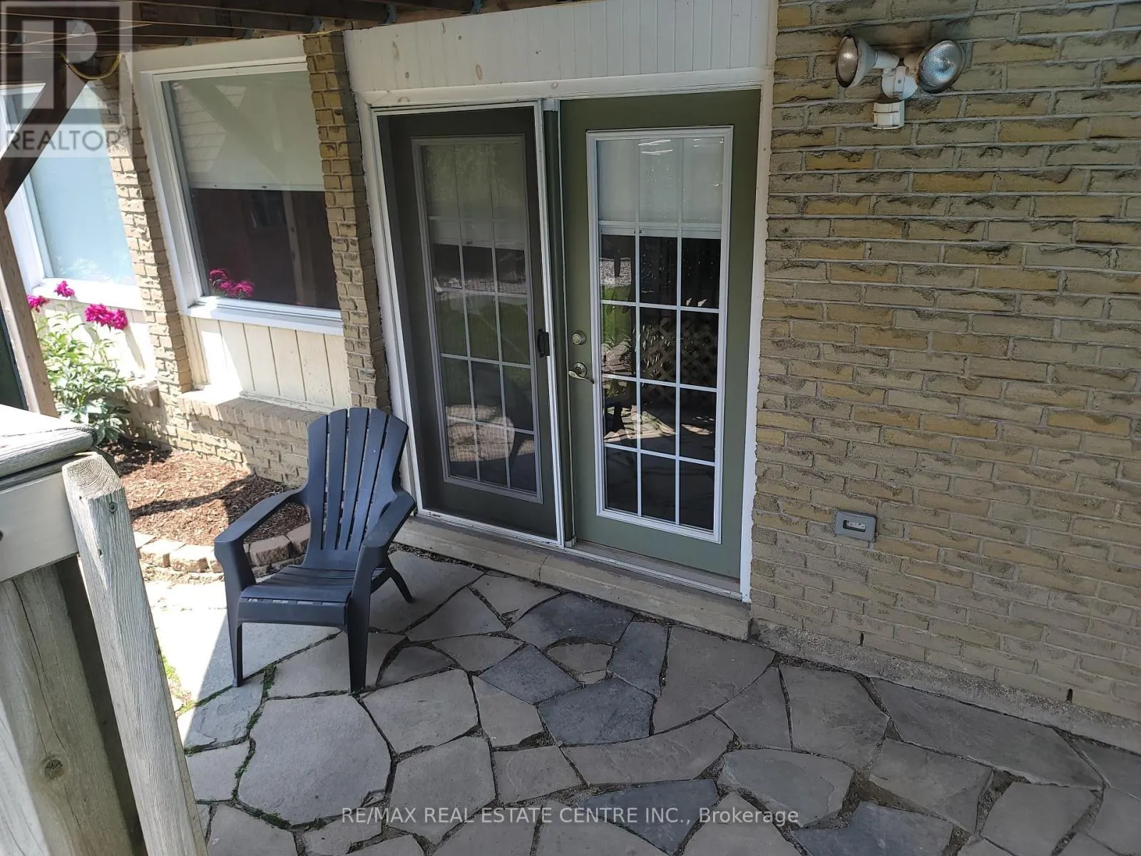 47 MANOR DRIVE
