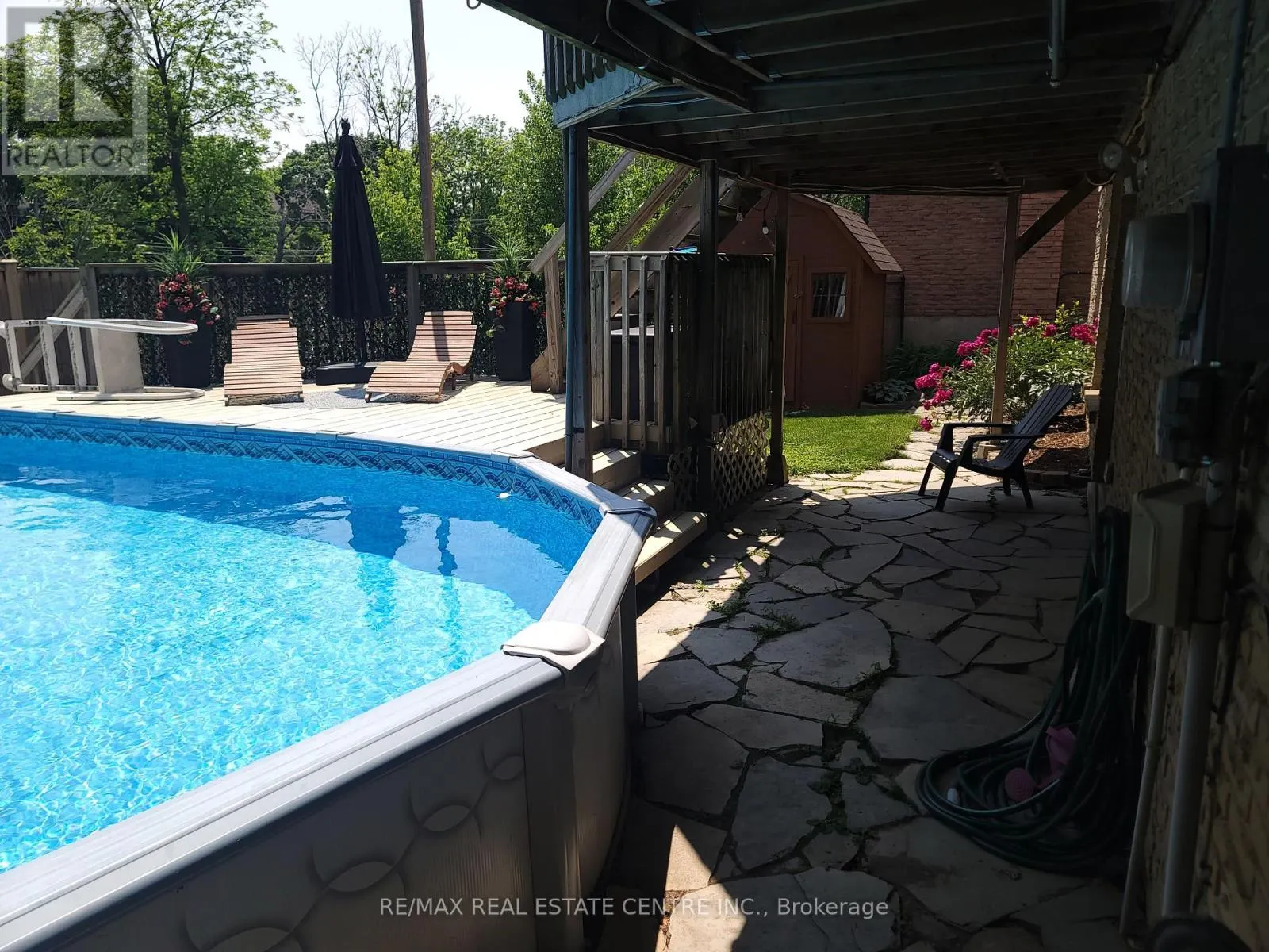 47 MANOR DRIVE