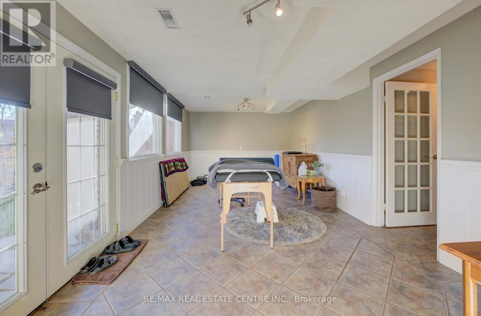 47 MANOR DRIVE