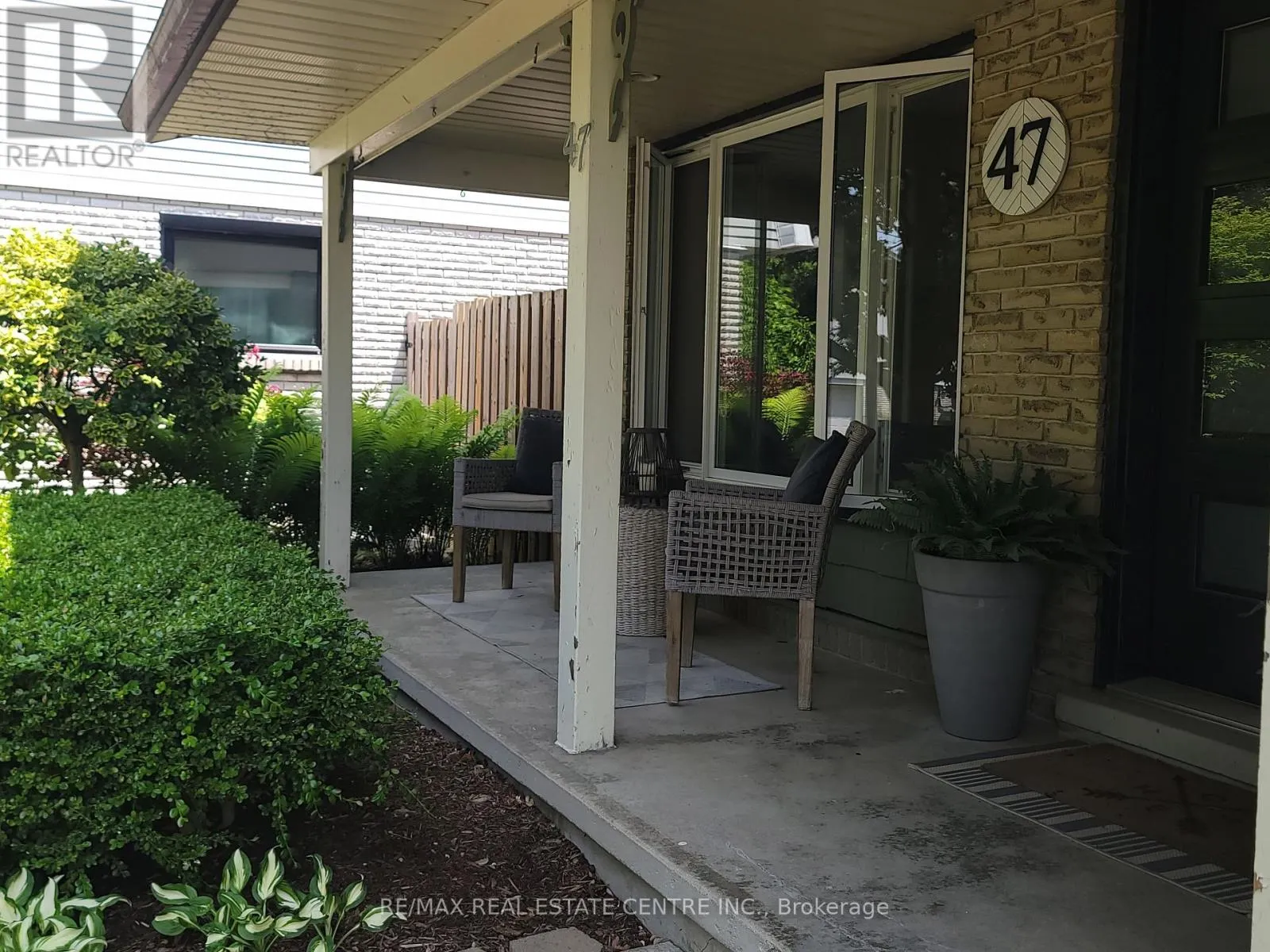 47 MANOR DRIVE