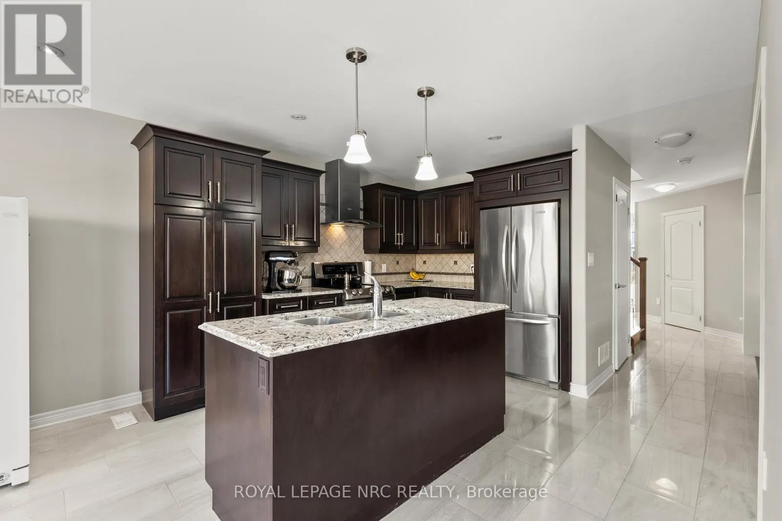 6058 ERNEST CRESCENT