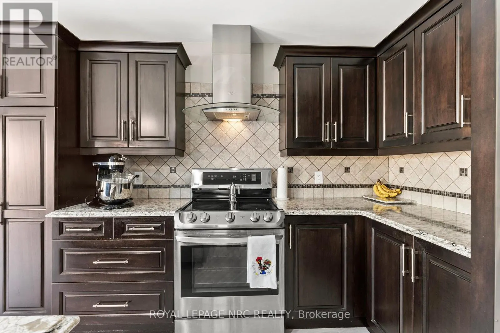 6058 ERNEST CRESCENT