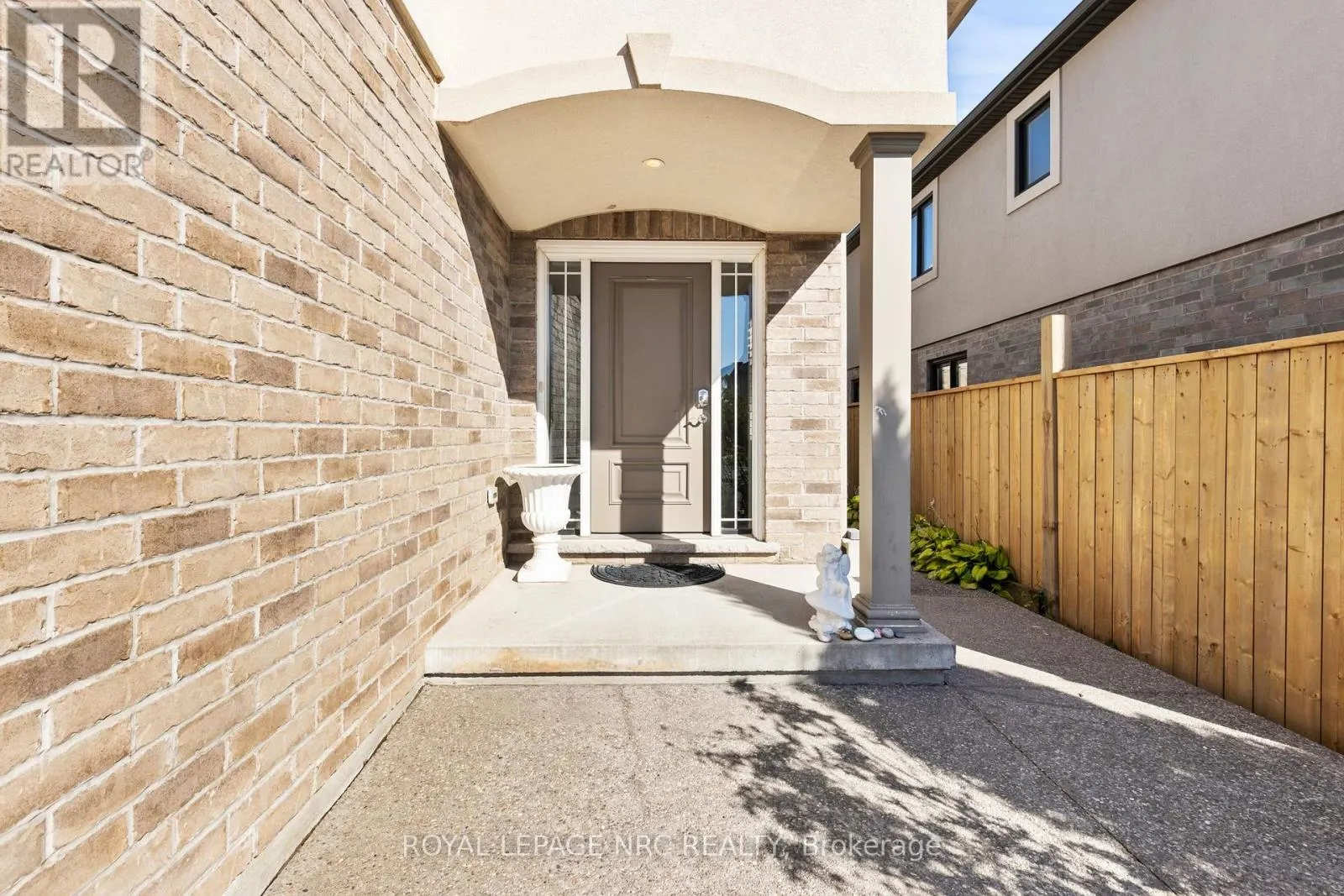 6058 ERNEST CRESCENT