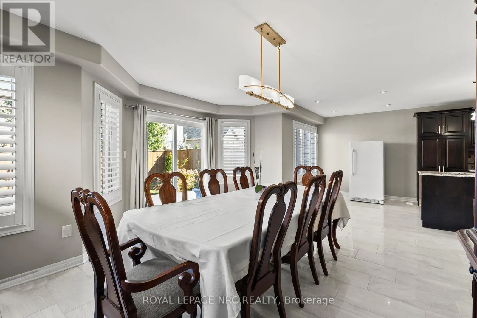 6058 ERNEST CRESCENT