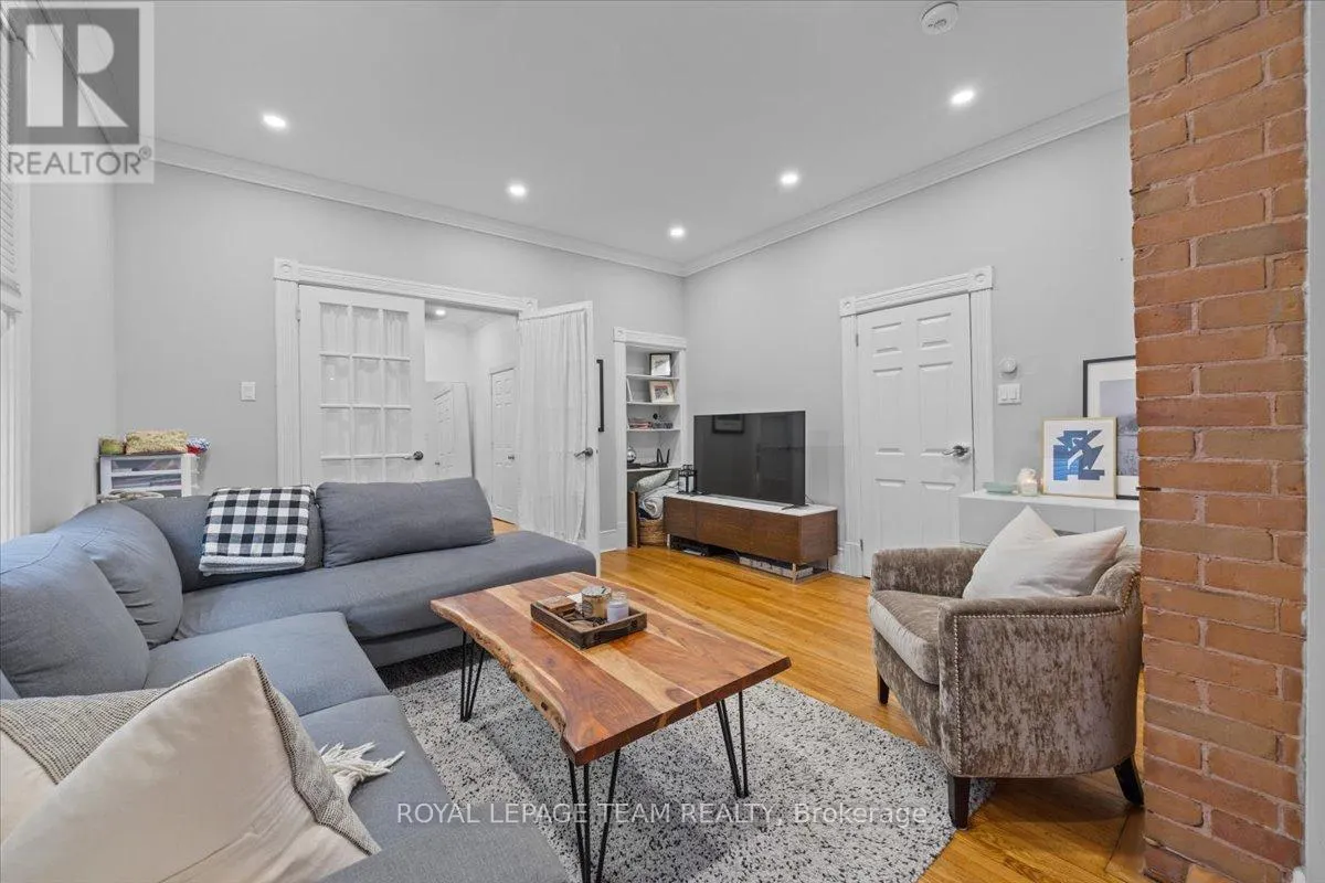 21 ARLINGTON AVENUE
