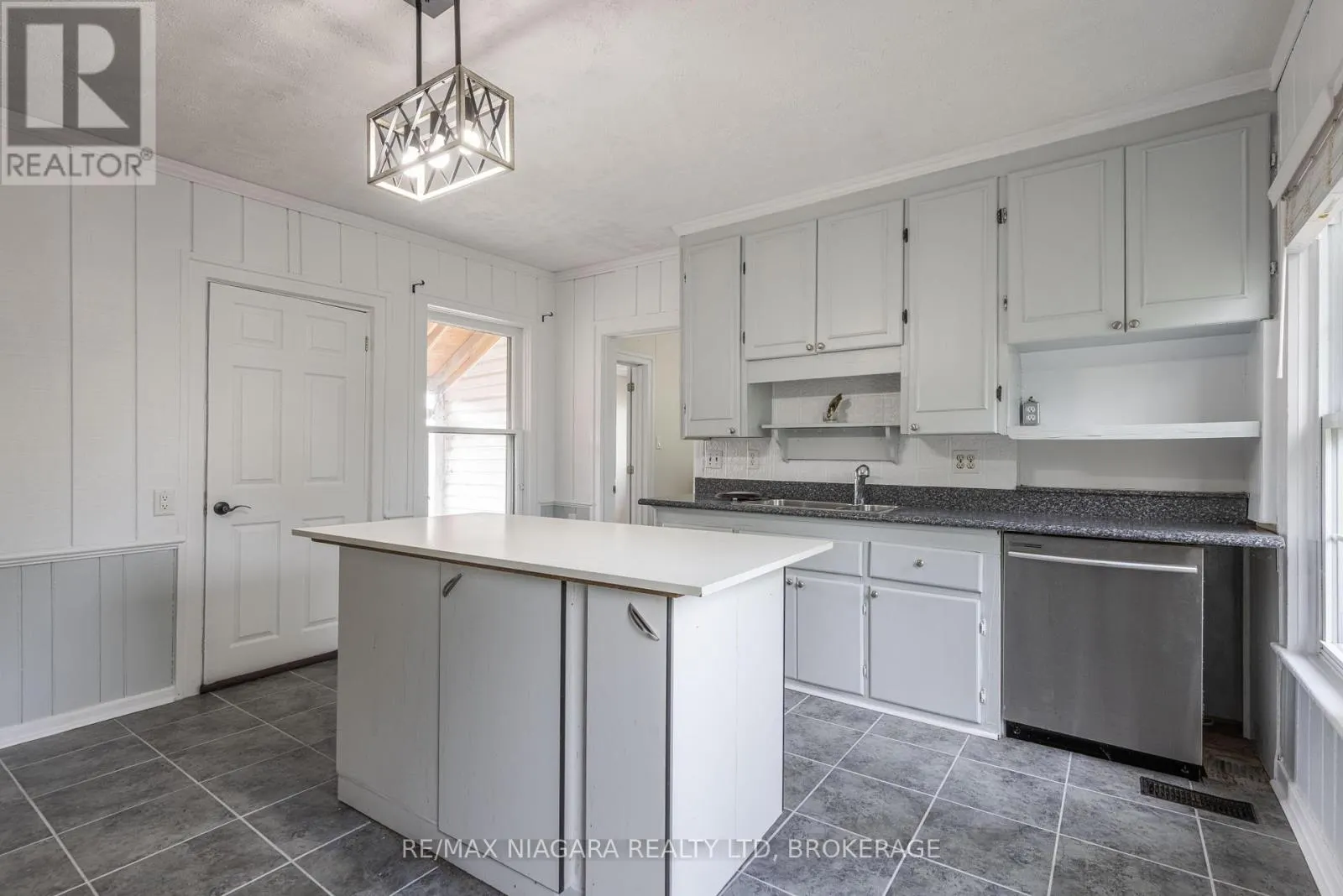 197-199 RIDGE ROAD N
