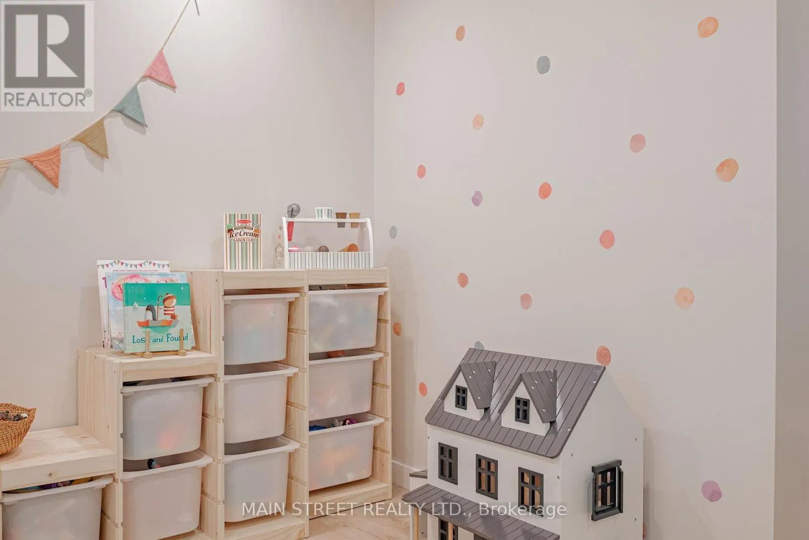76 LAURENT BOULEVARD