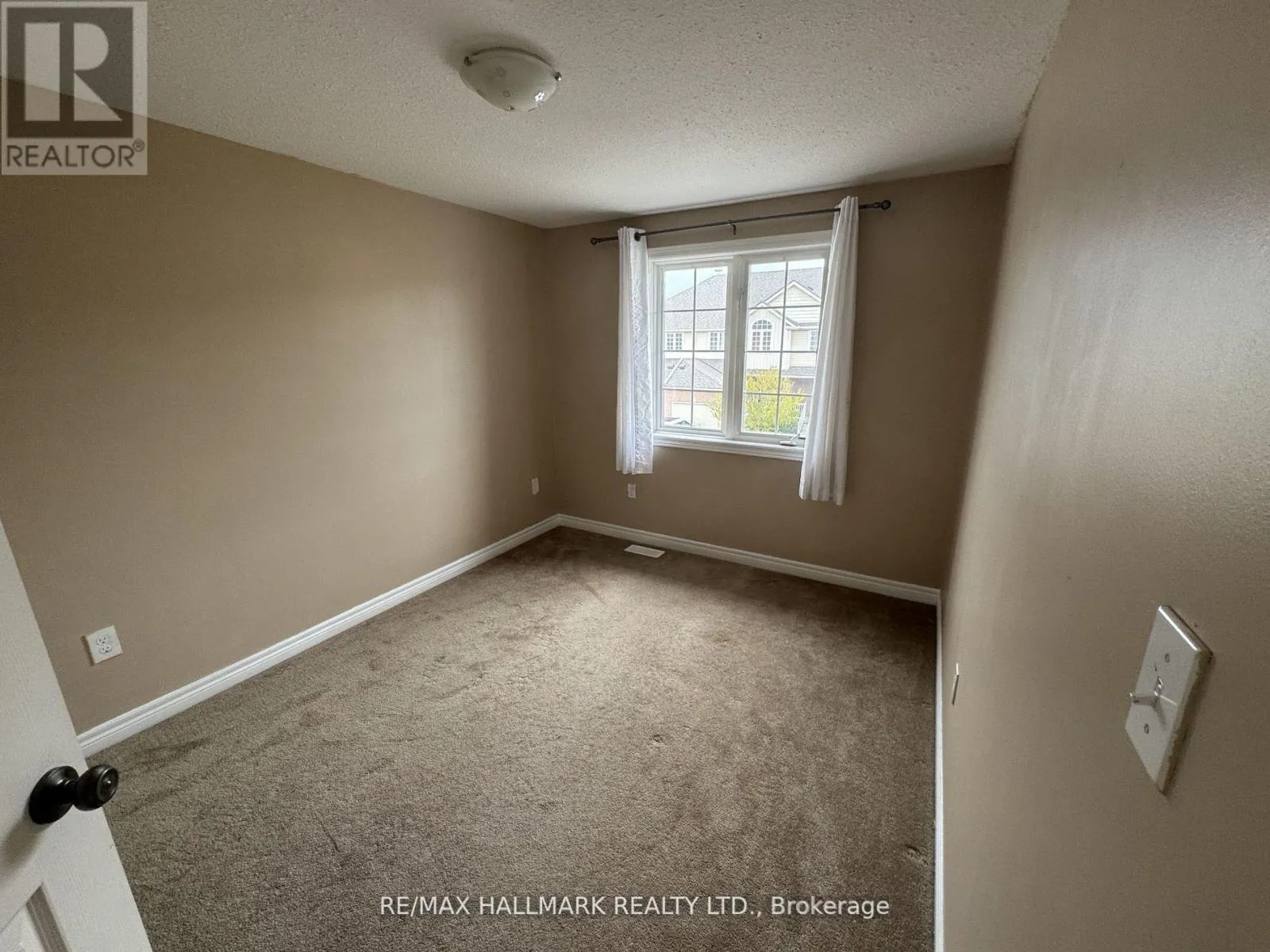 18 - 361 ARKELL ROAD