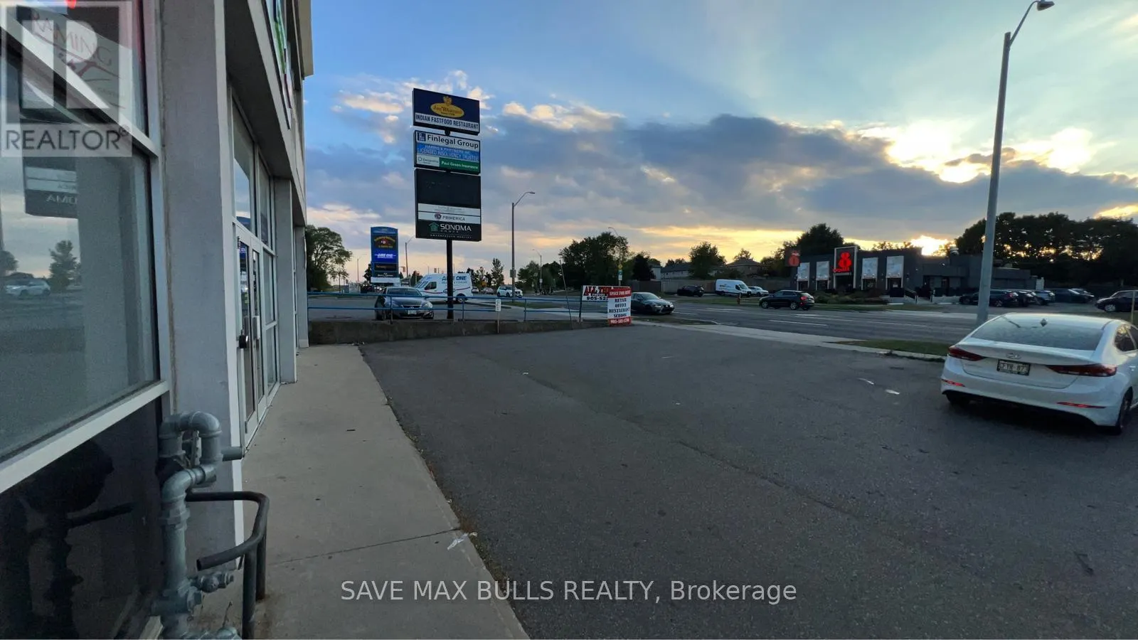 103 - 1051 UPPER JAMES STREET