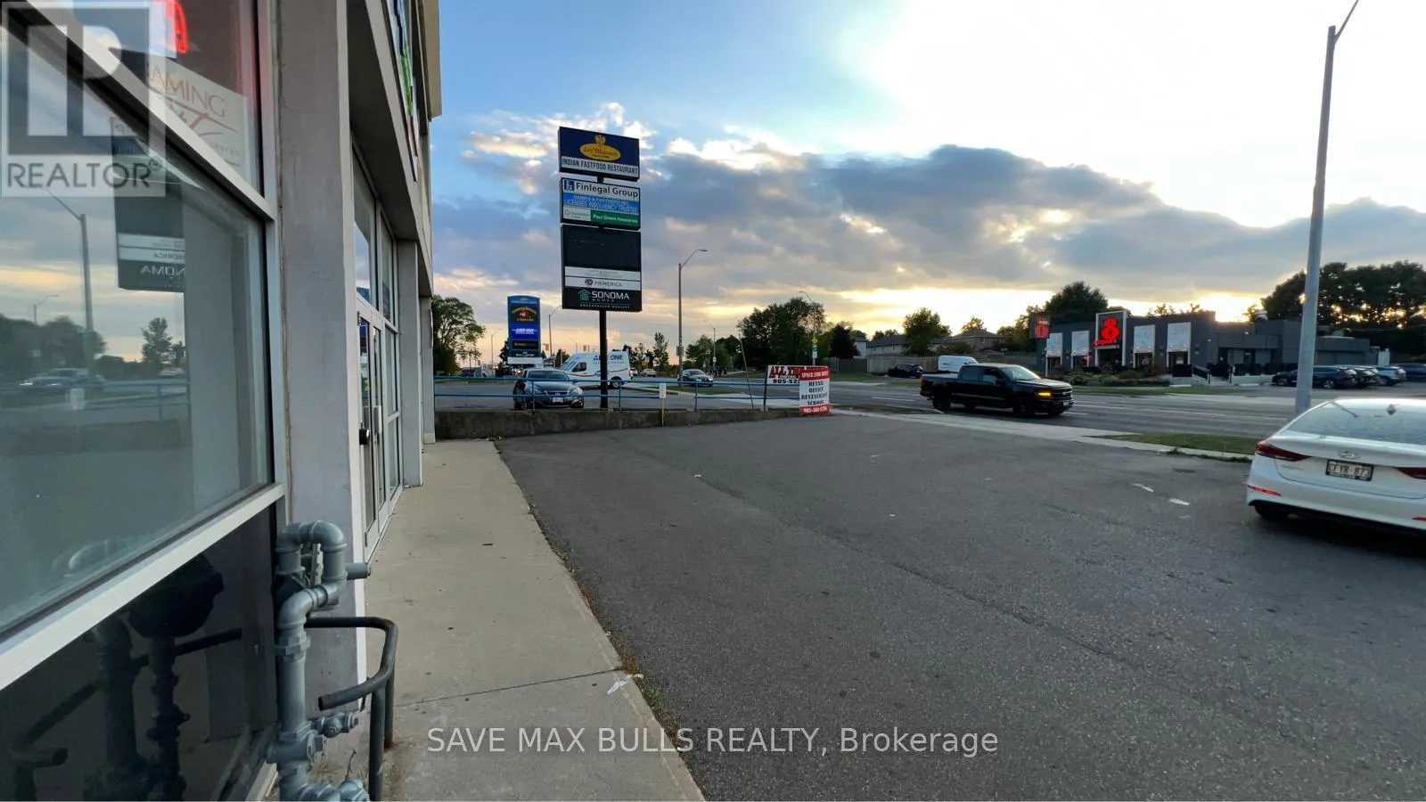 103 - 1051 UPPER JAMES STREET