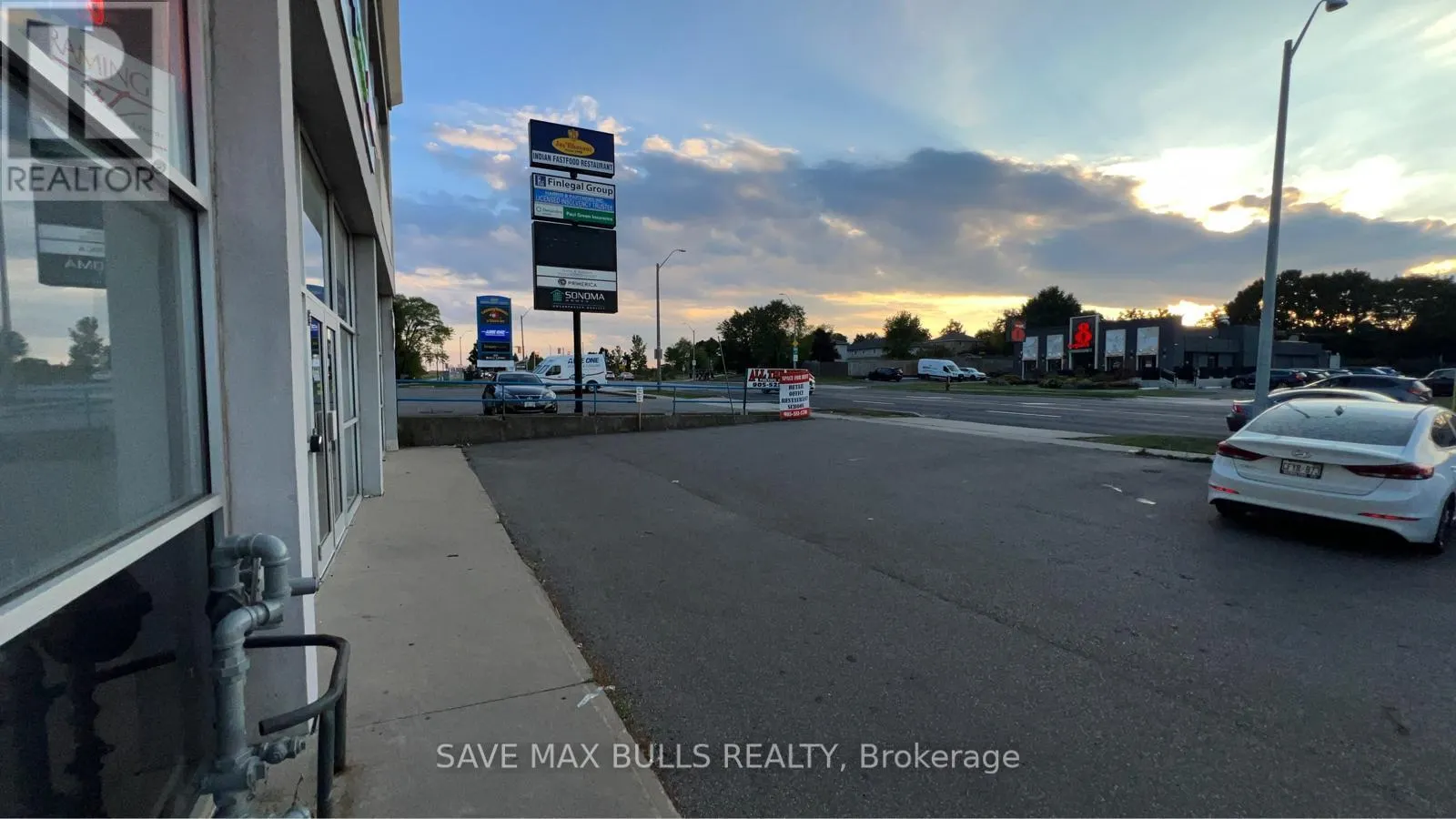 103 - 1051 UPPER JAMES STREET