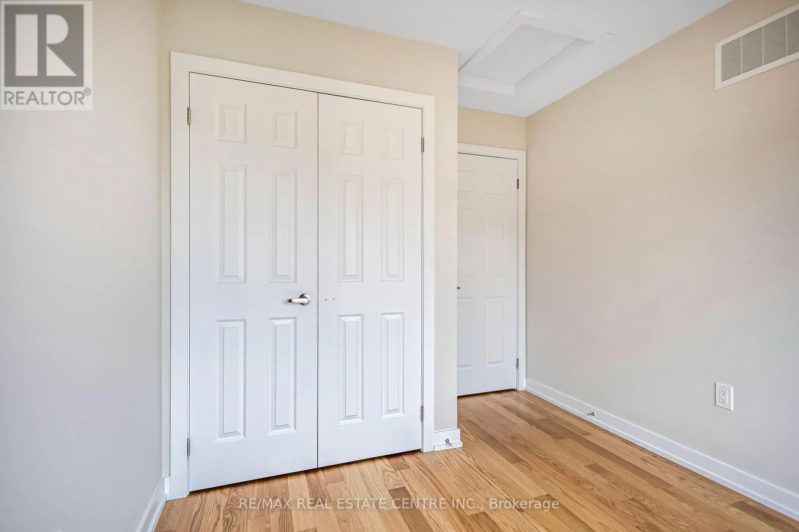 19 BASKETT STREET