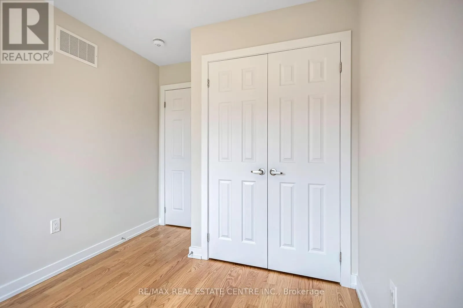 19 BASKETT STREET