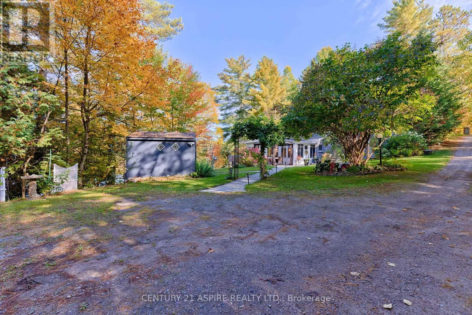 542 A RANTZ ROAD