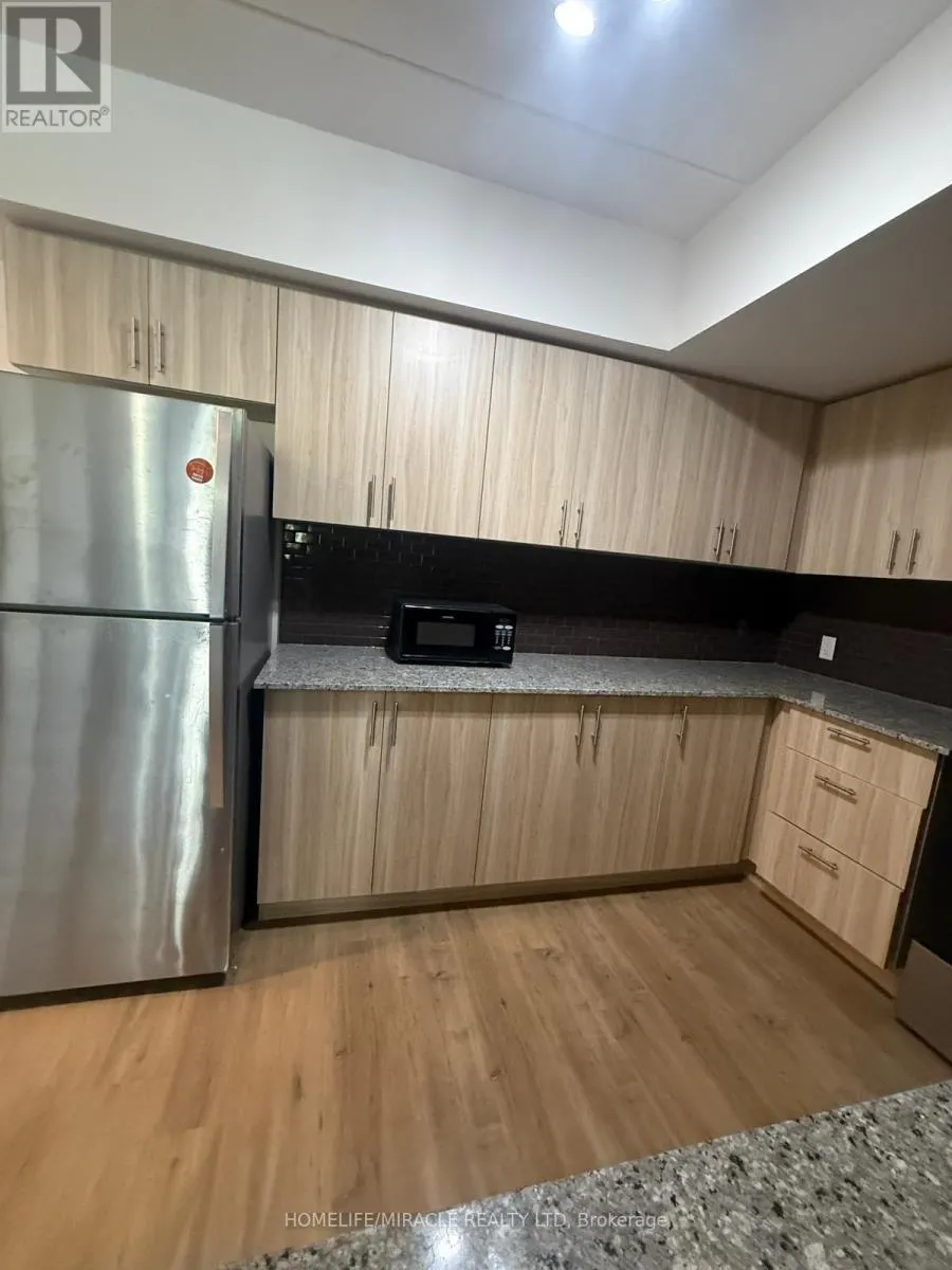 B - 112 - 275 LARCH STREET