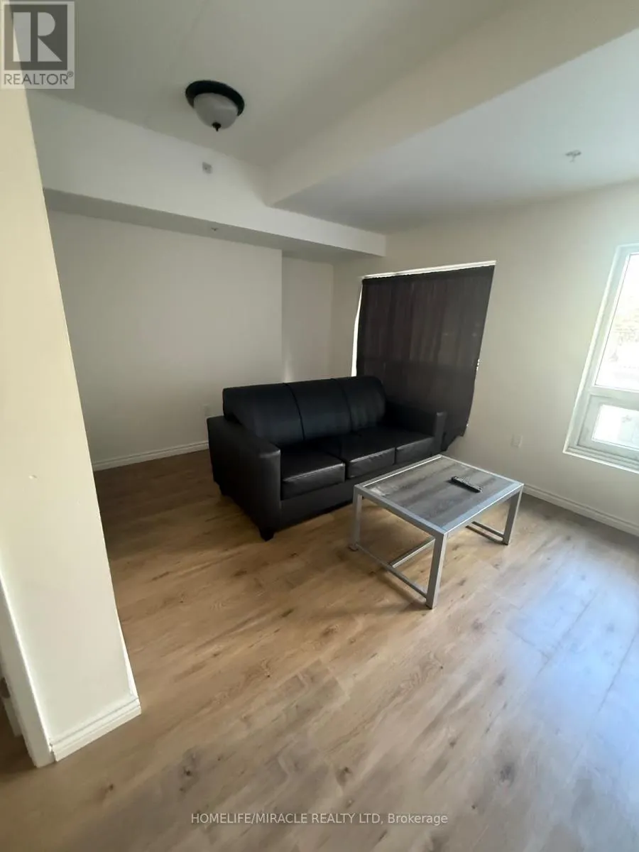 B - 112 - 275 LARCH STREET