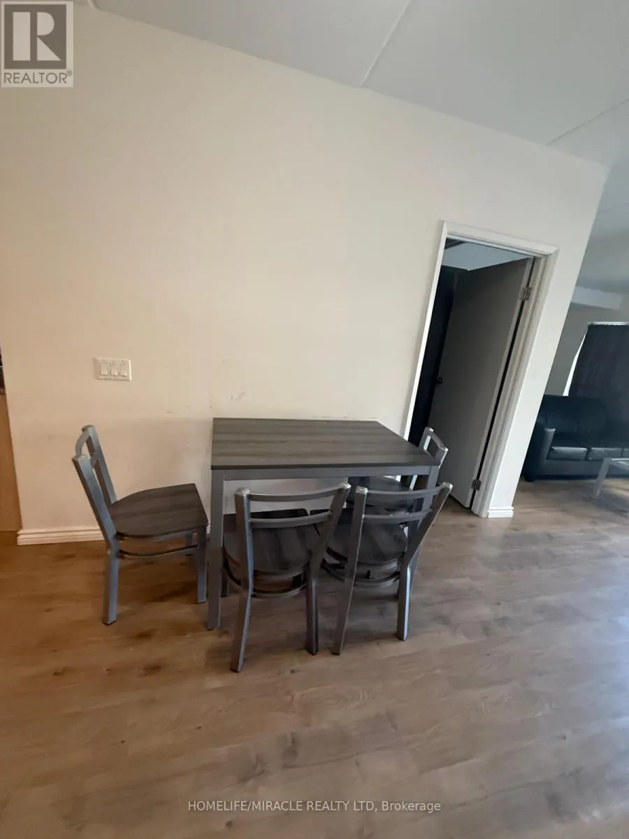 B - 112 - 275 LARCH STREET