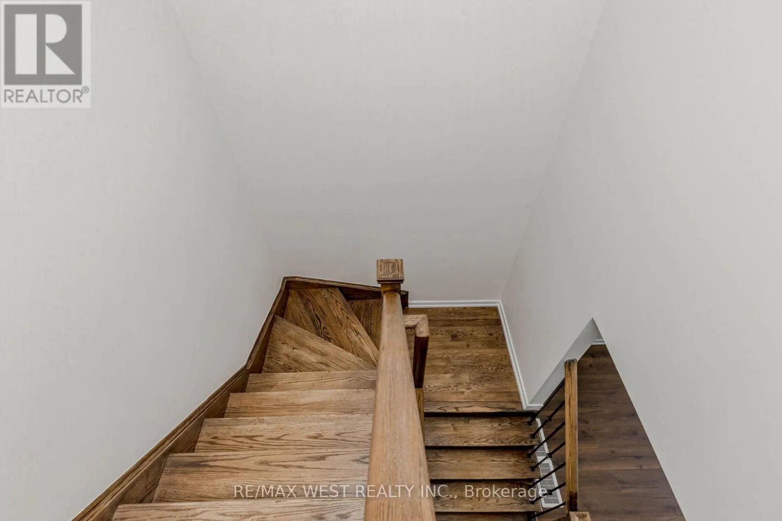 74 PAGEBROOK CRESCENT
