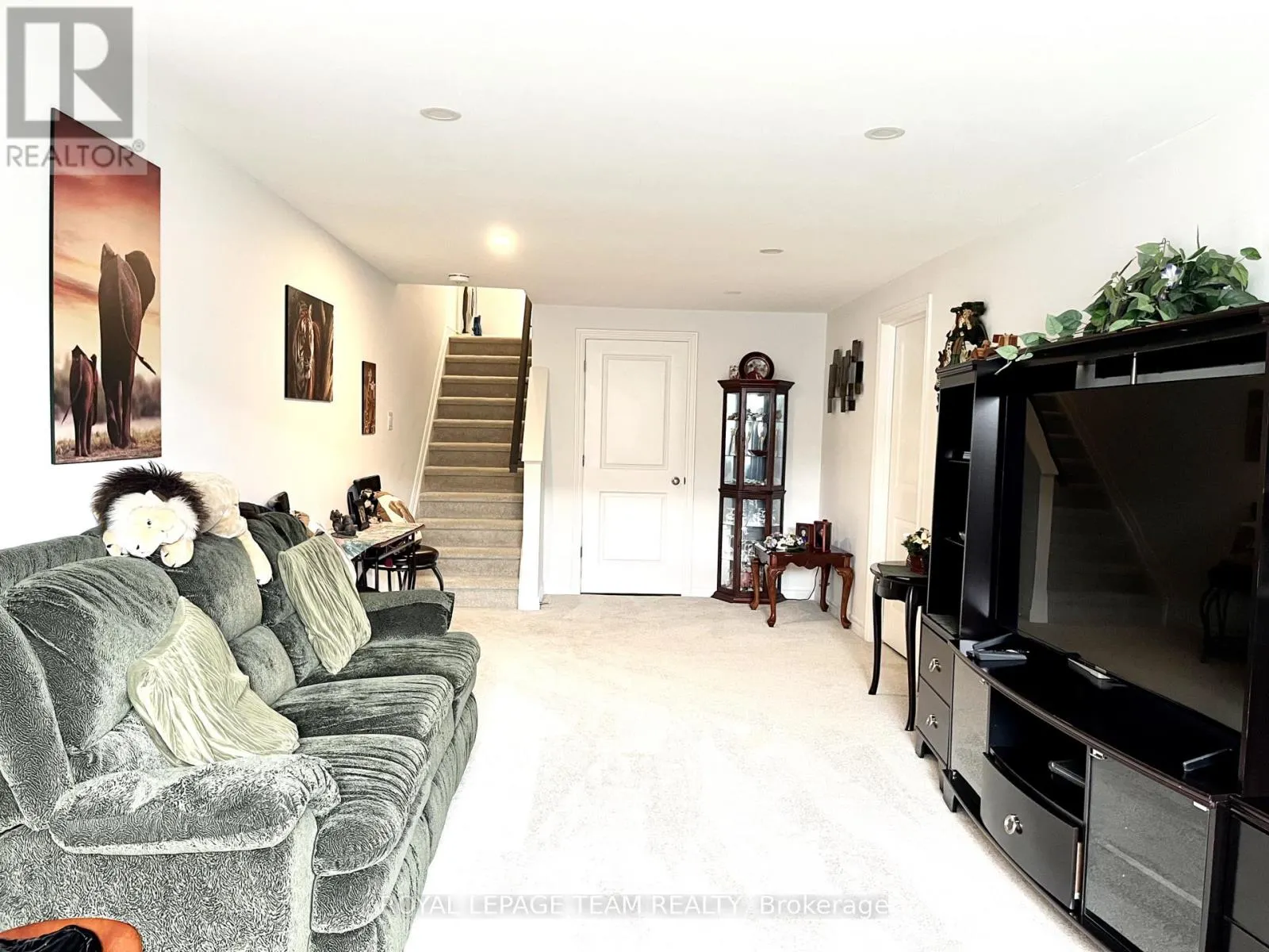 623 CAPRICORN CIRCLE