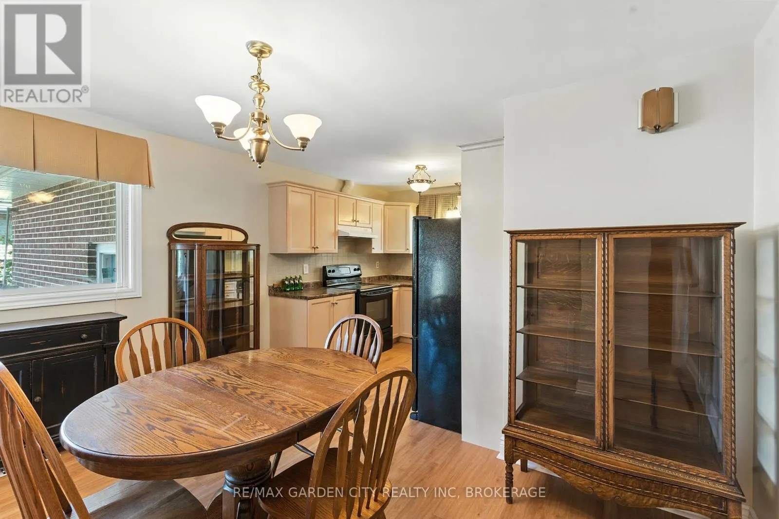 28 FAYE CRESCENT