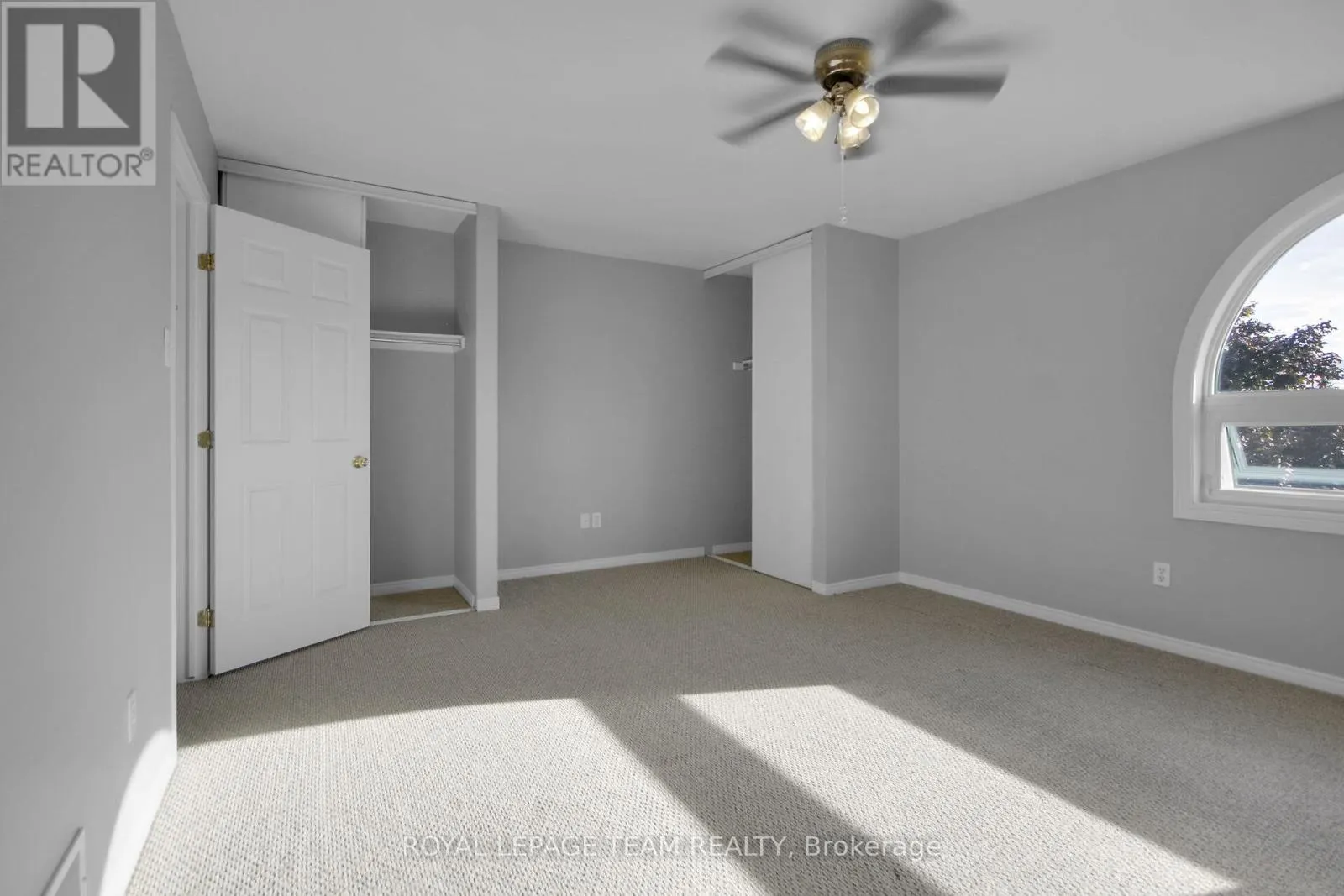 89 THORNBURY CRESCENT