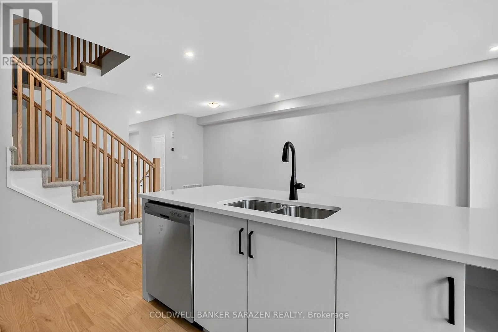 936 EILEEN VOLLICK CRESCENT
