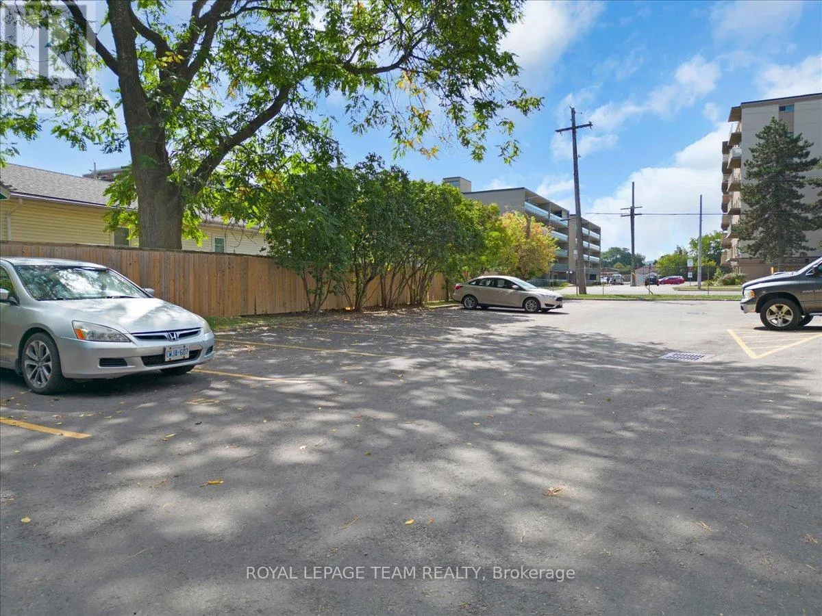 20 POTTRUFF ROAD N