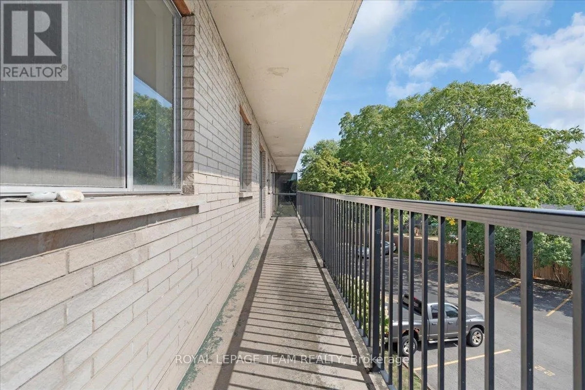20 POTTRUFF ROAD N