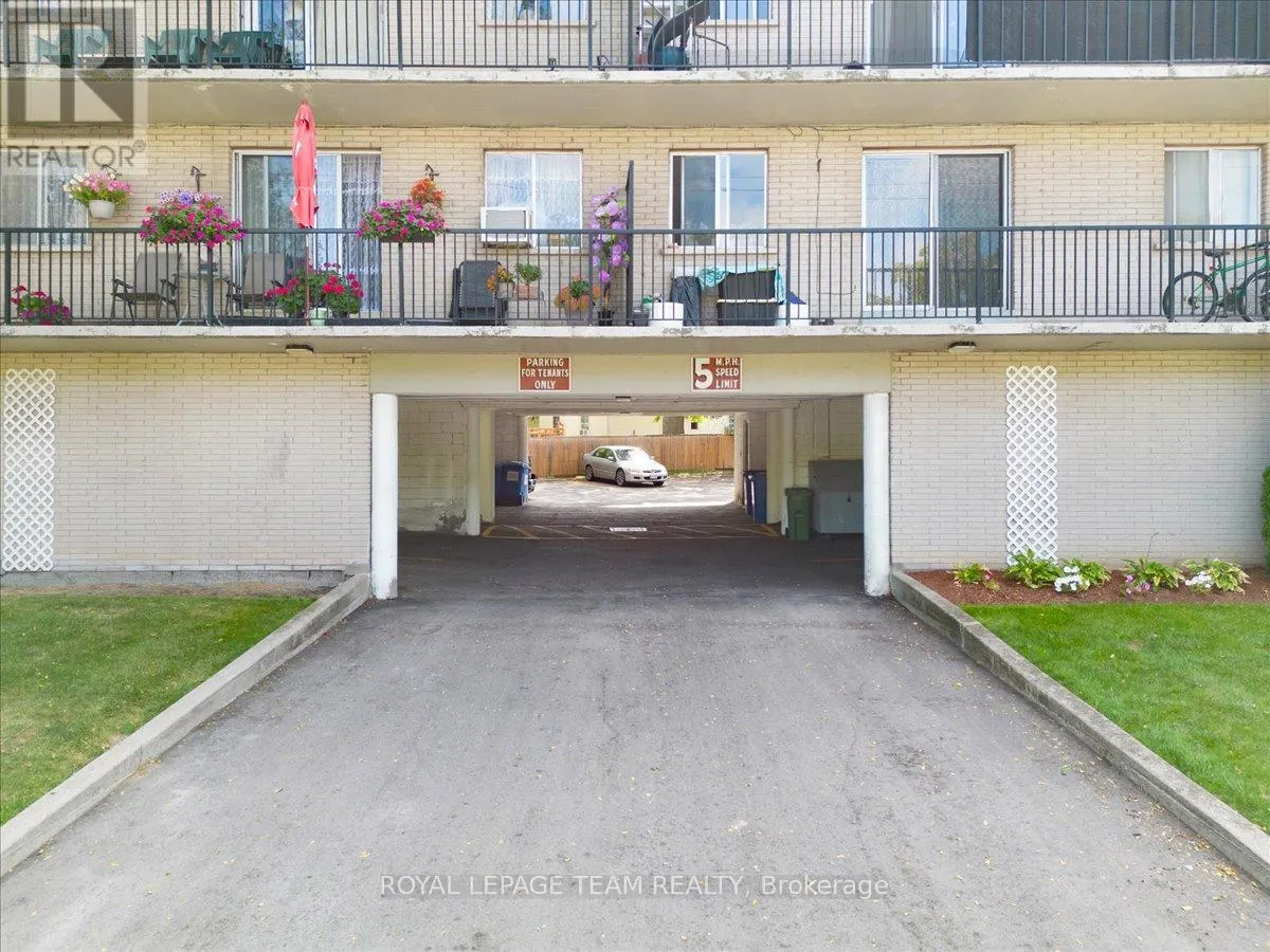 20 POTTRUFF ROAD N