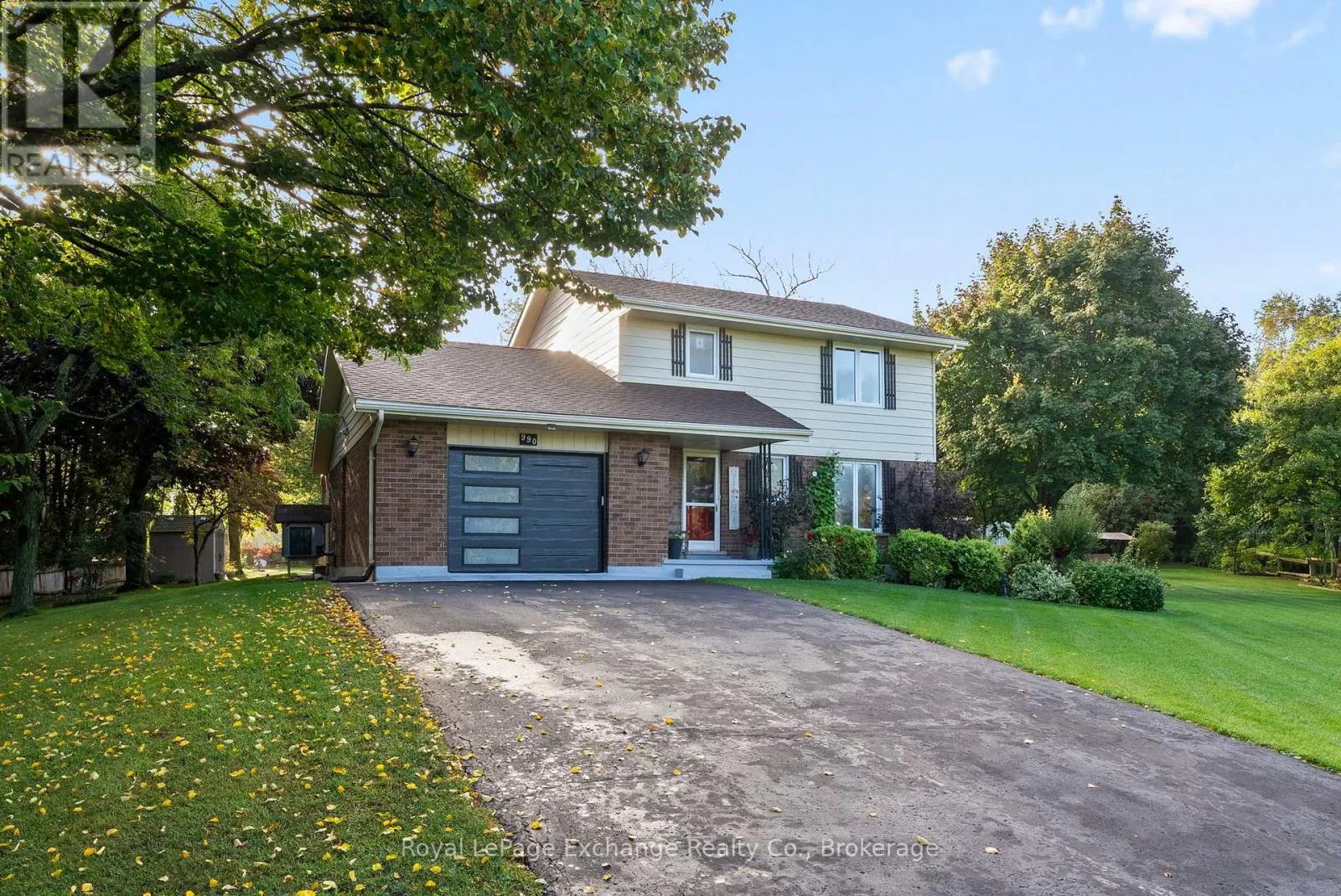 990 HERITAGE DRIVE