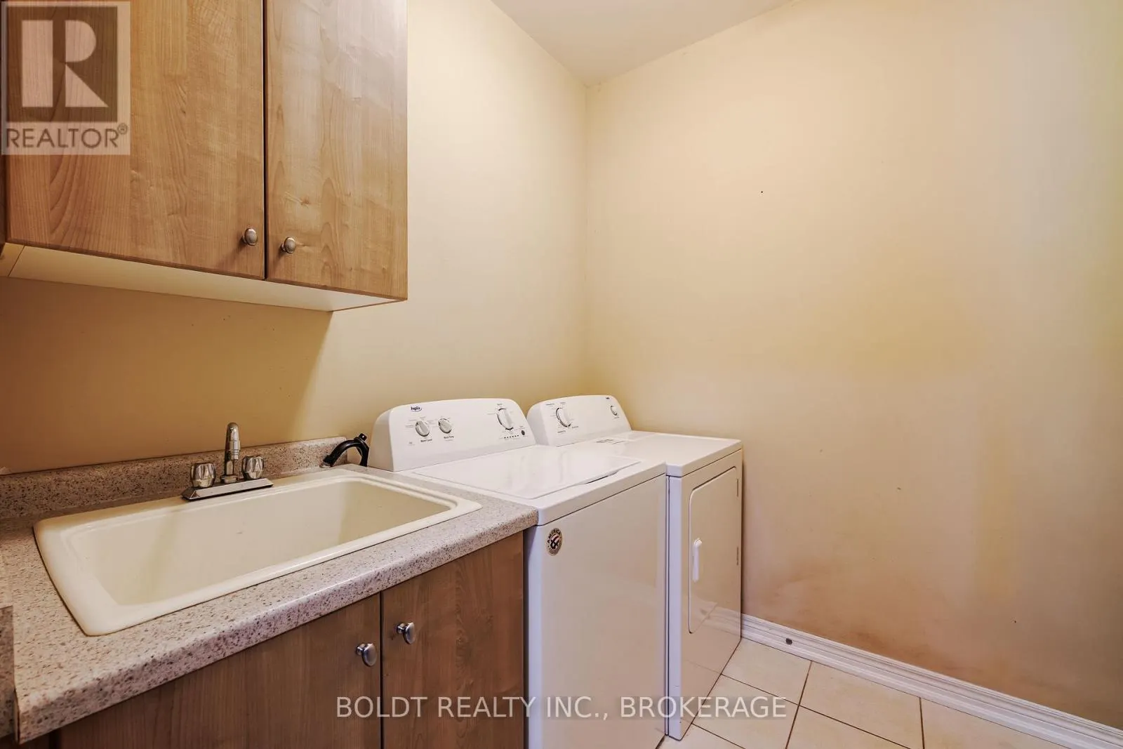 58 VIDEL CRESCENT N
