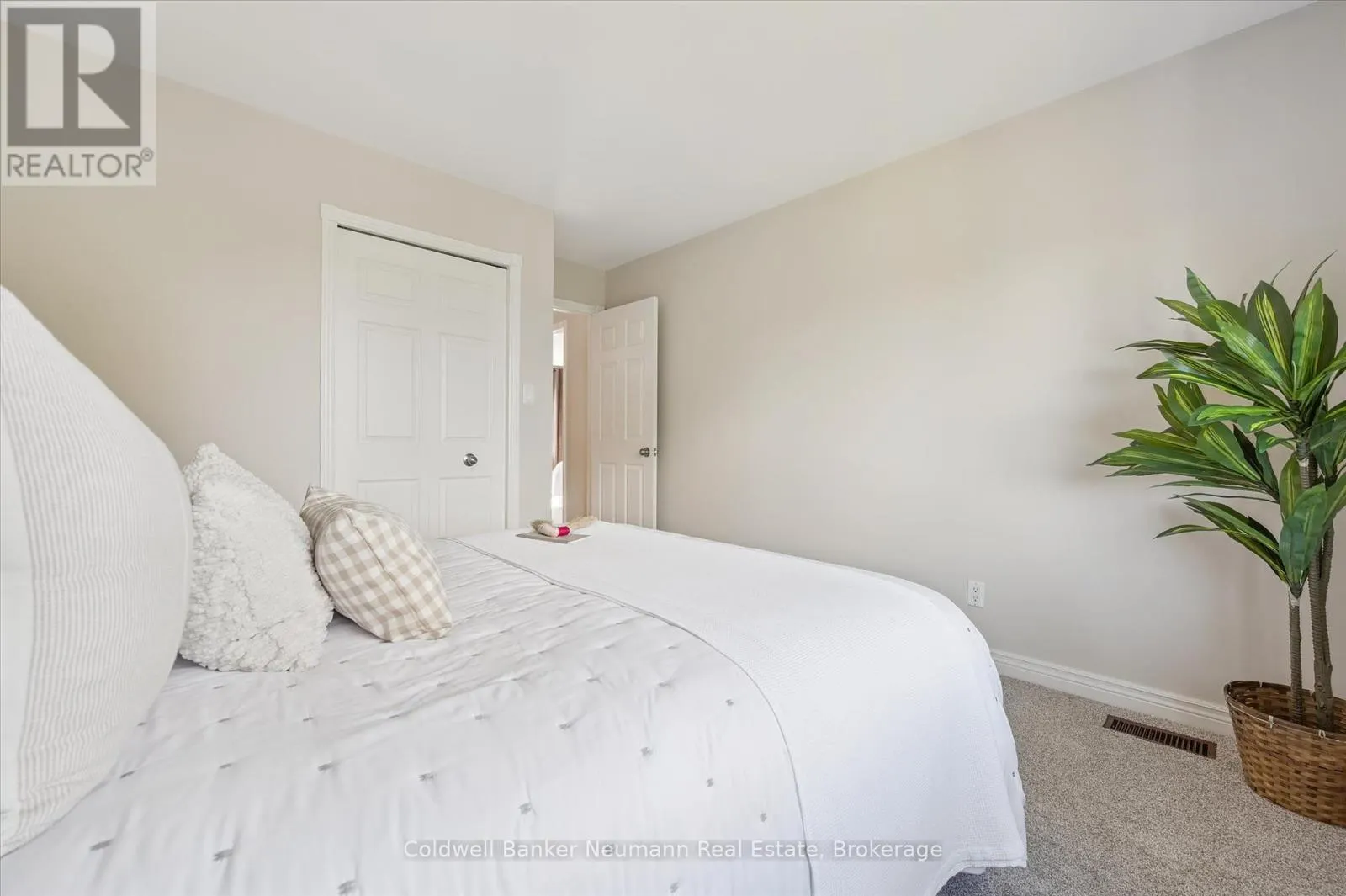 466 BRANSTONE DRIVE