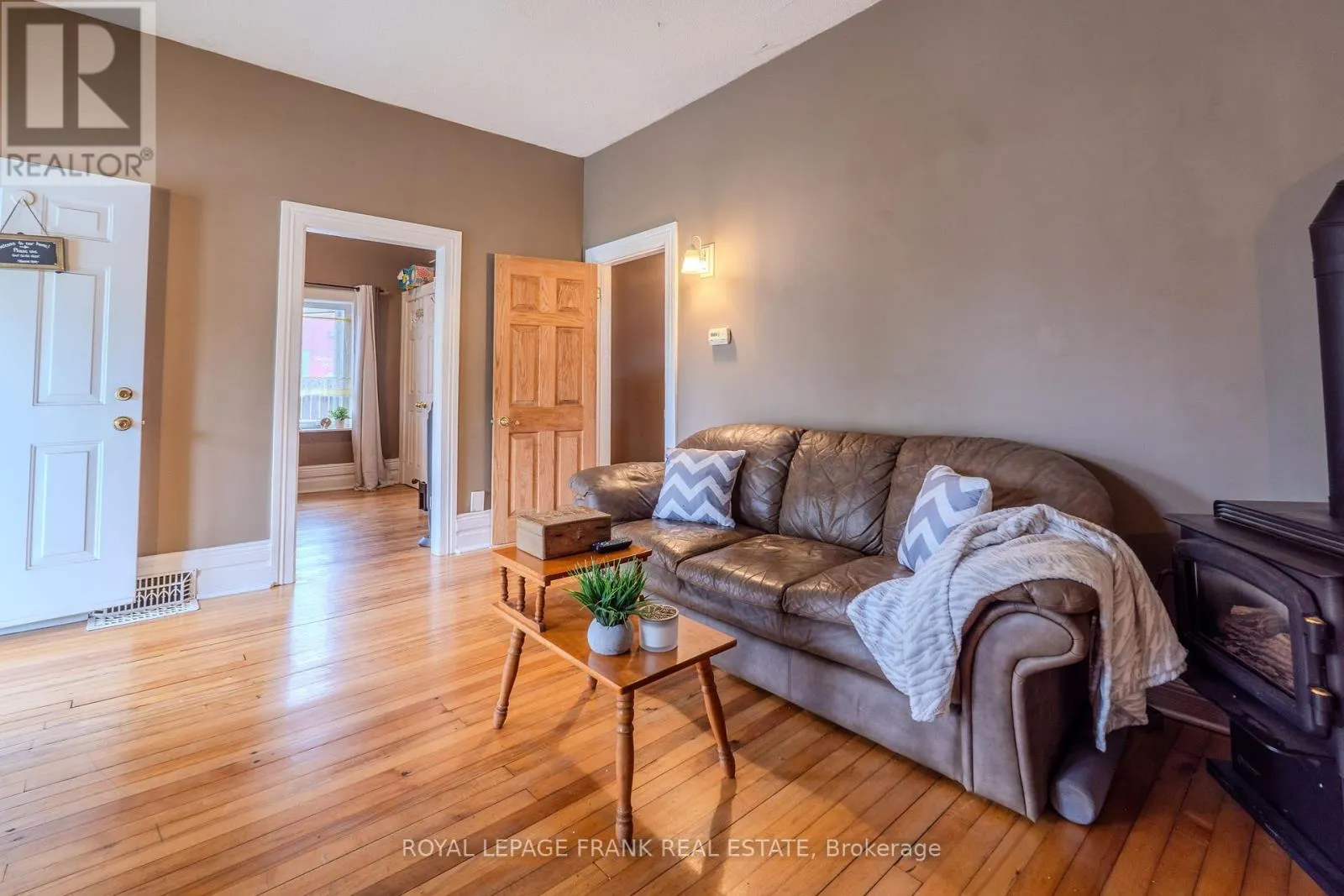 7 DURHAM STREET W