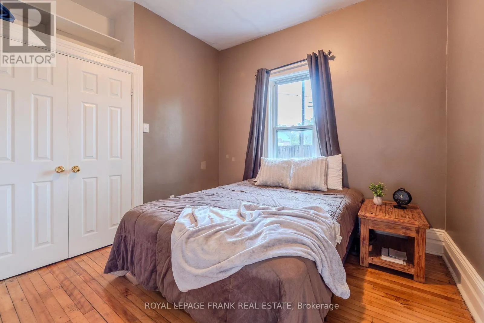 7 DURHAM STREET W