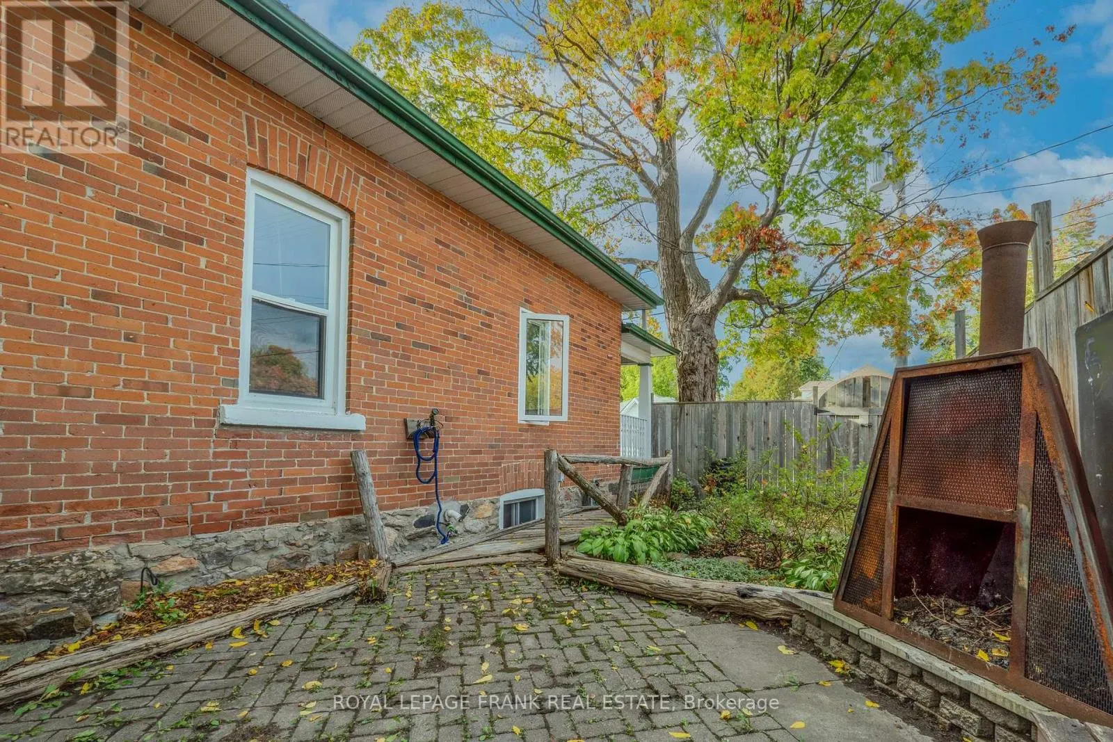7 DURHAM STREET W