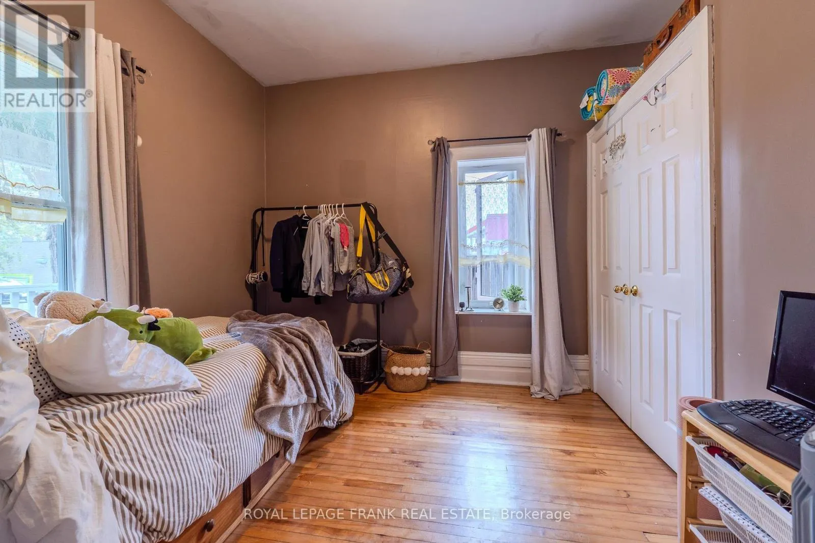 7 DURHAM STREET W
