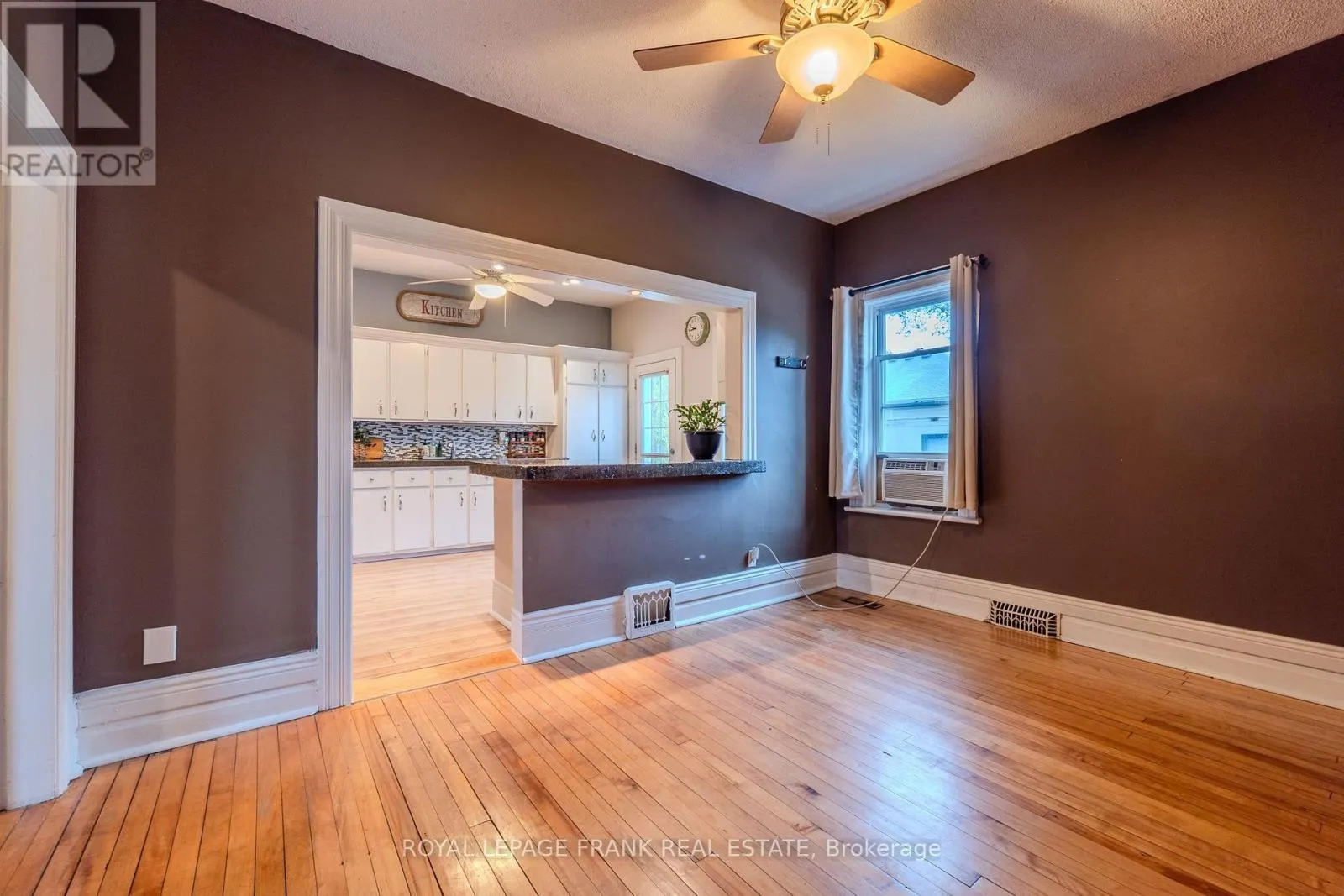 7 DURHAM STREET W