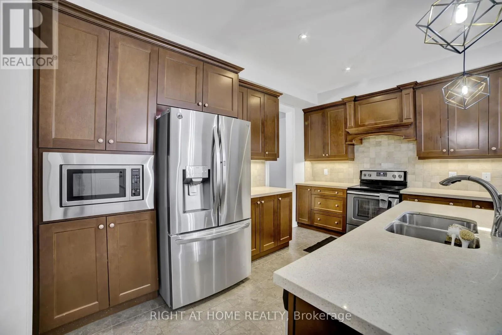 288 RAYMOND ROAD