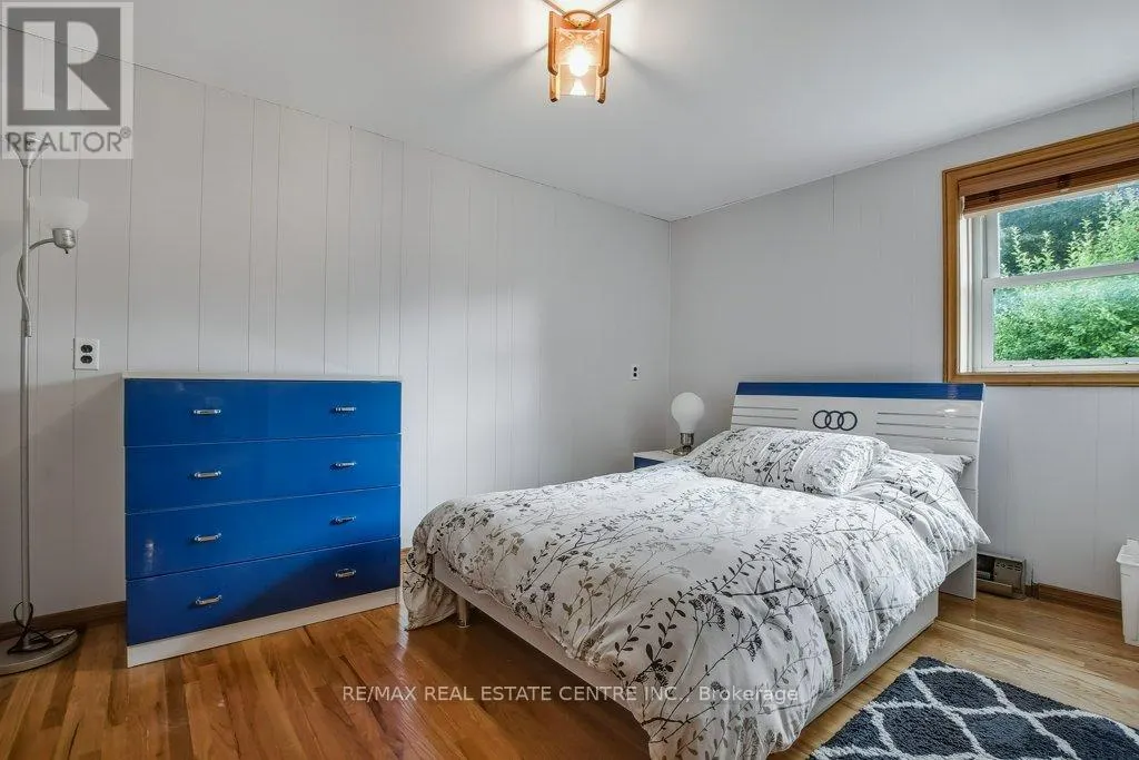 28 MEADOW CRESCENT