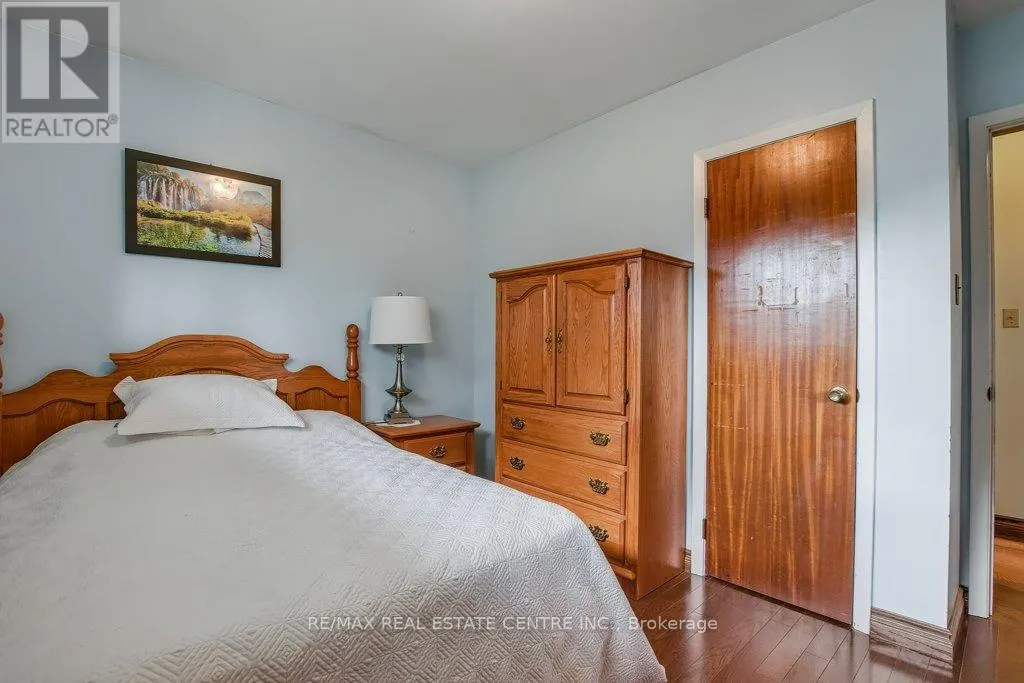 28 MEADOW CRESCENT