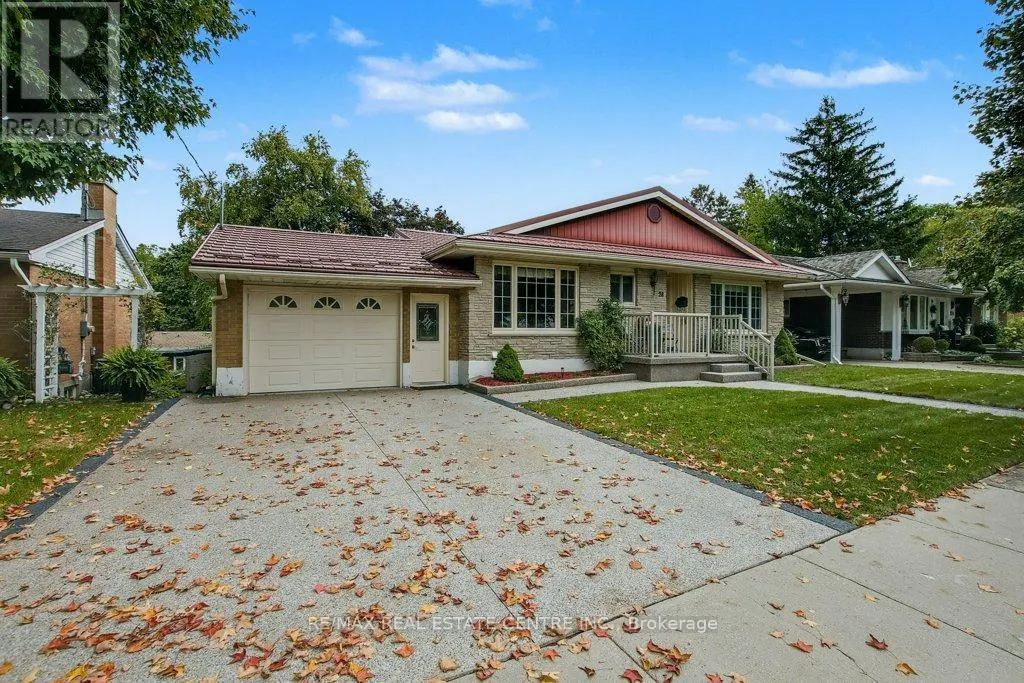 28 MEADOW CRESCENT
