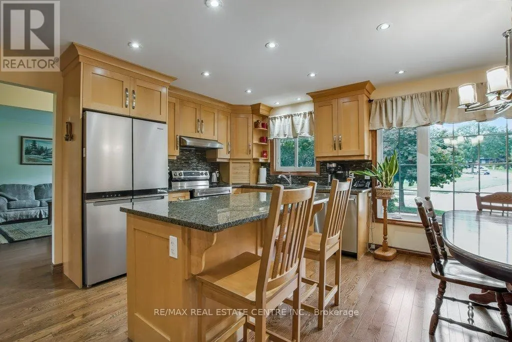 28 MEADOW CRESCENT