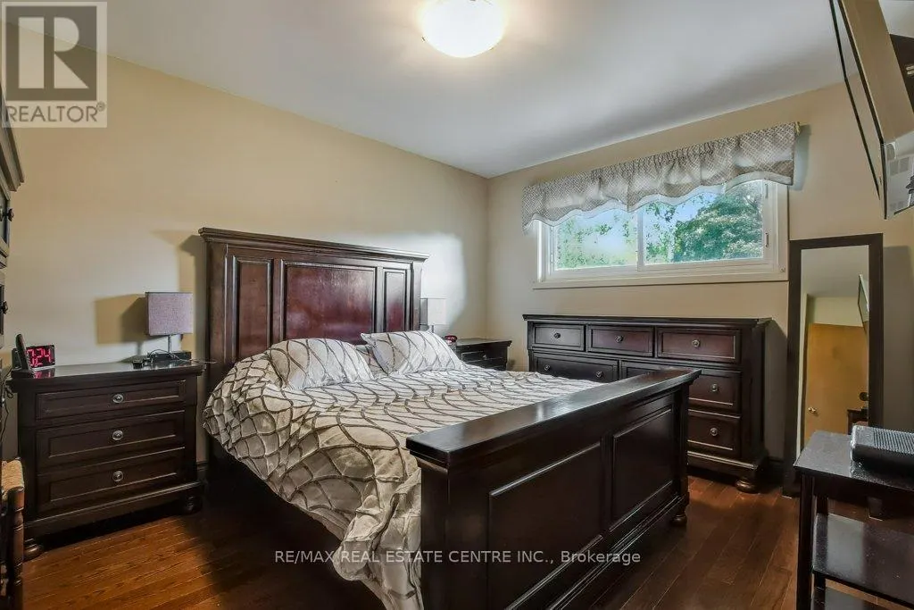 28 MEADOW CRESCENT