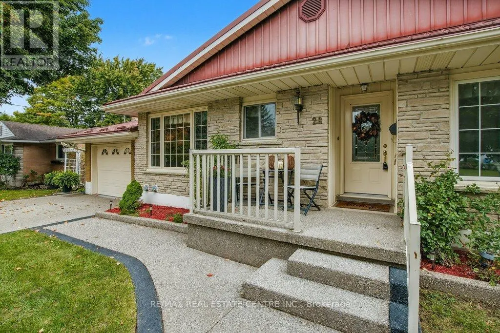 28 MEADOW CRESCENT
