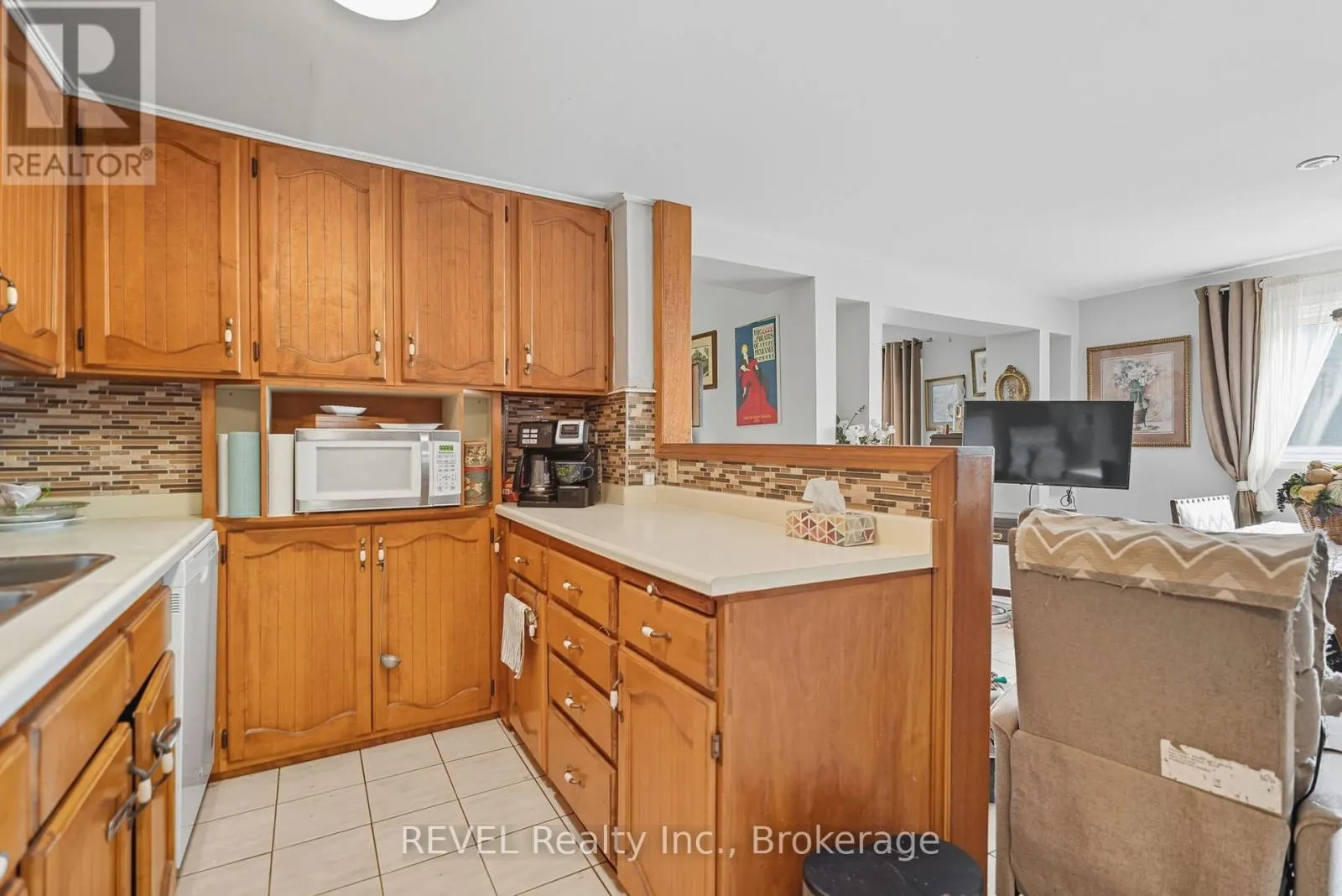 250 RIDGE ROAD N
