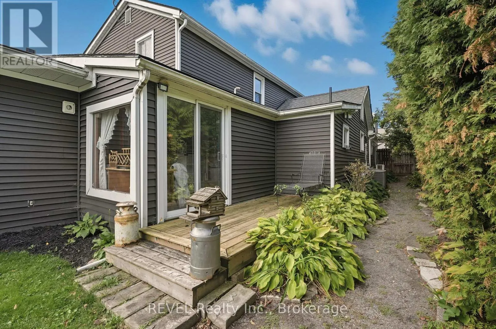 250 RIDGE ROAD N